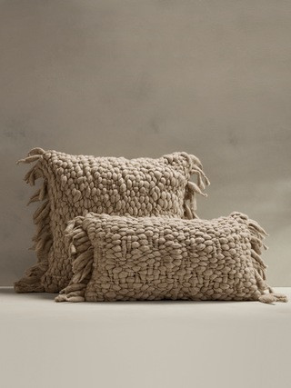Hand-Carded Merino Pillow | Banana Republic (US)