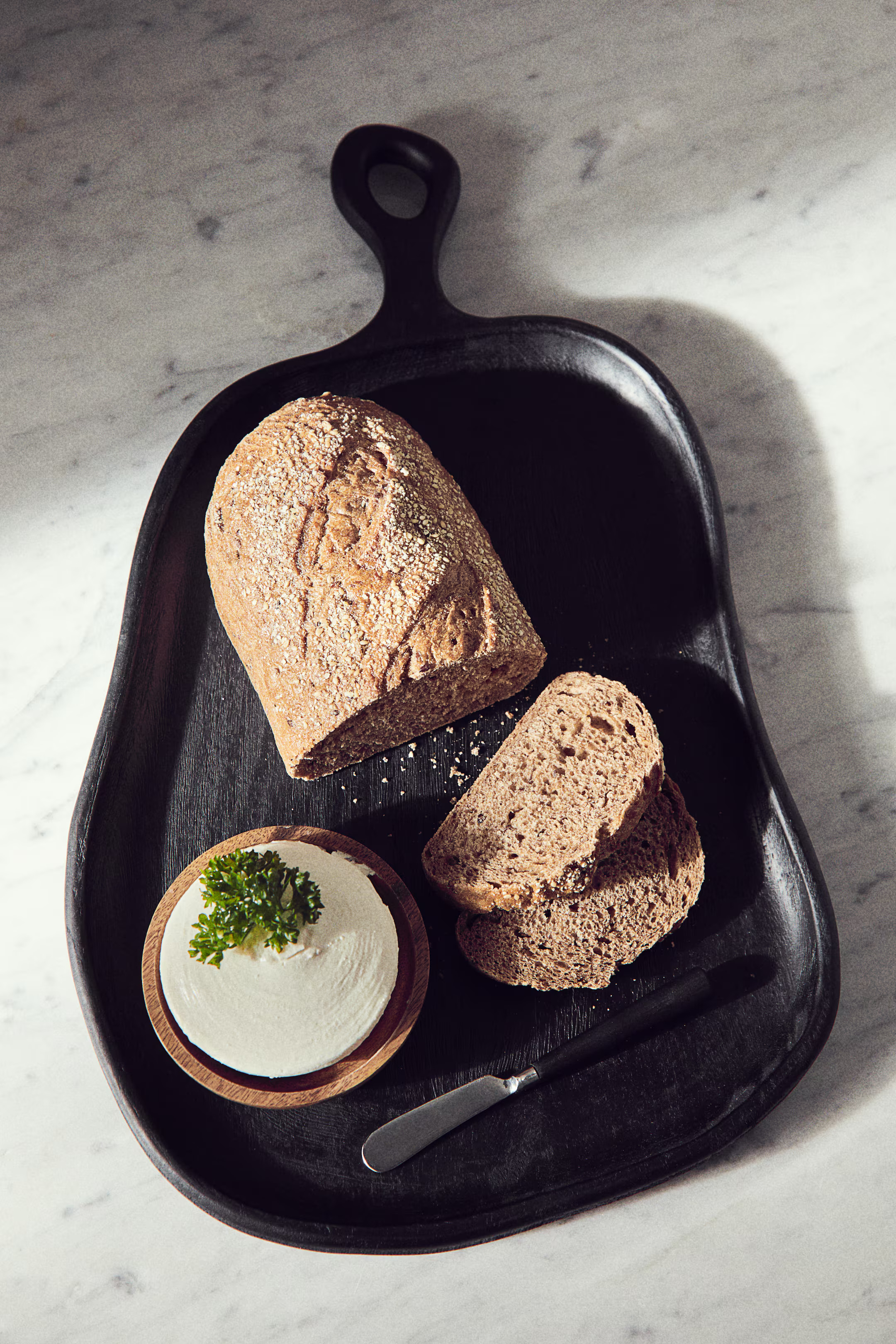 Large mango wood serving tray | H&M (UK, MY, IN, SG, PH, TW, HK)