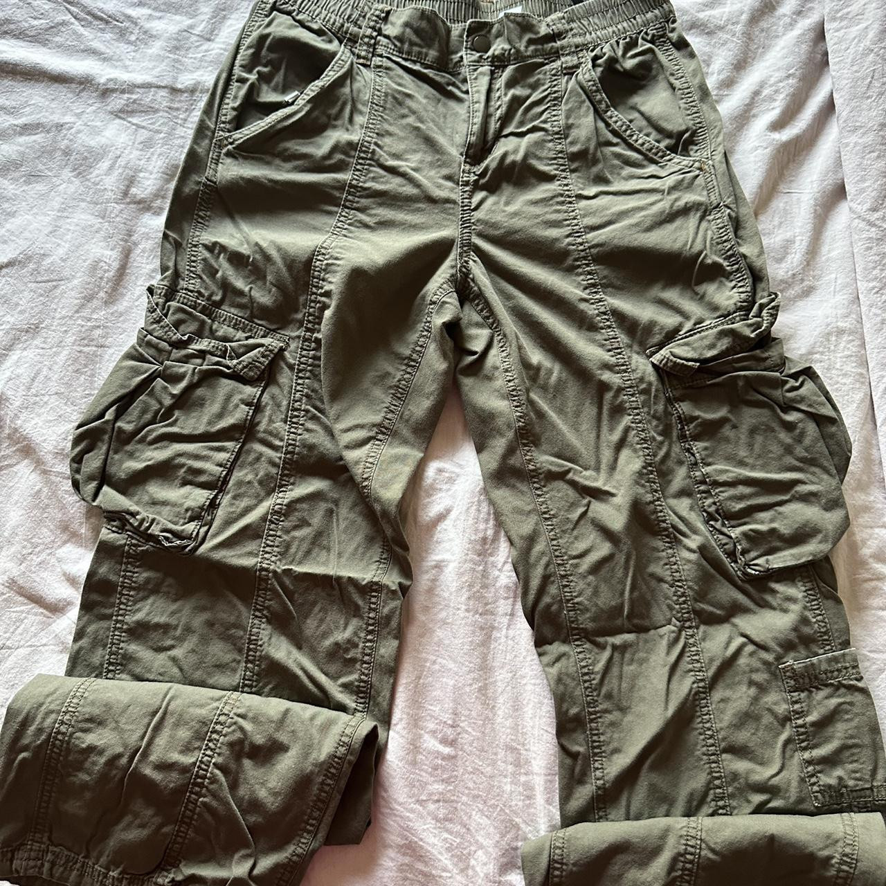 H & M Women's Cargo Pants - Khaki/Green - 4 | Depop US