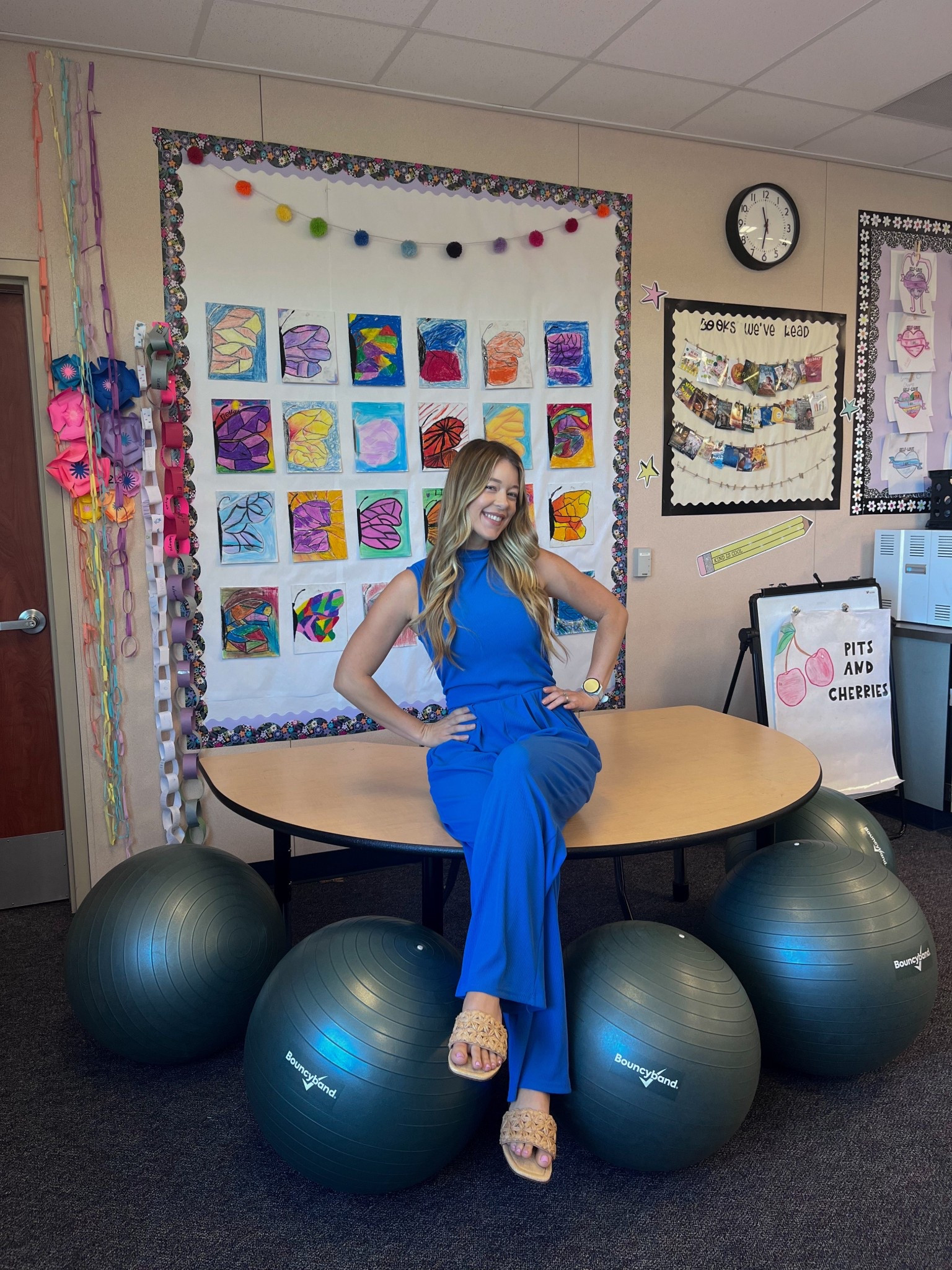 Teacher OOTD & My favorite flexible seating!! 

#LTKSeasonal #LTKWorkwear #LTKootd