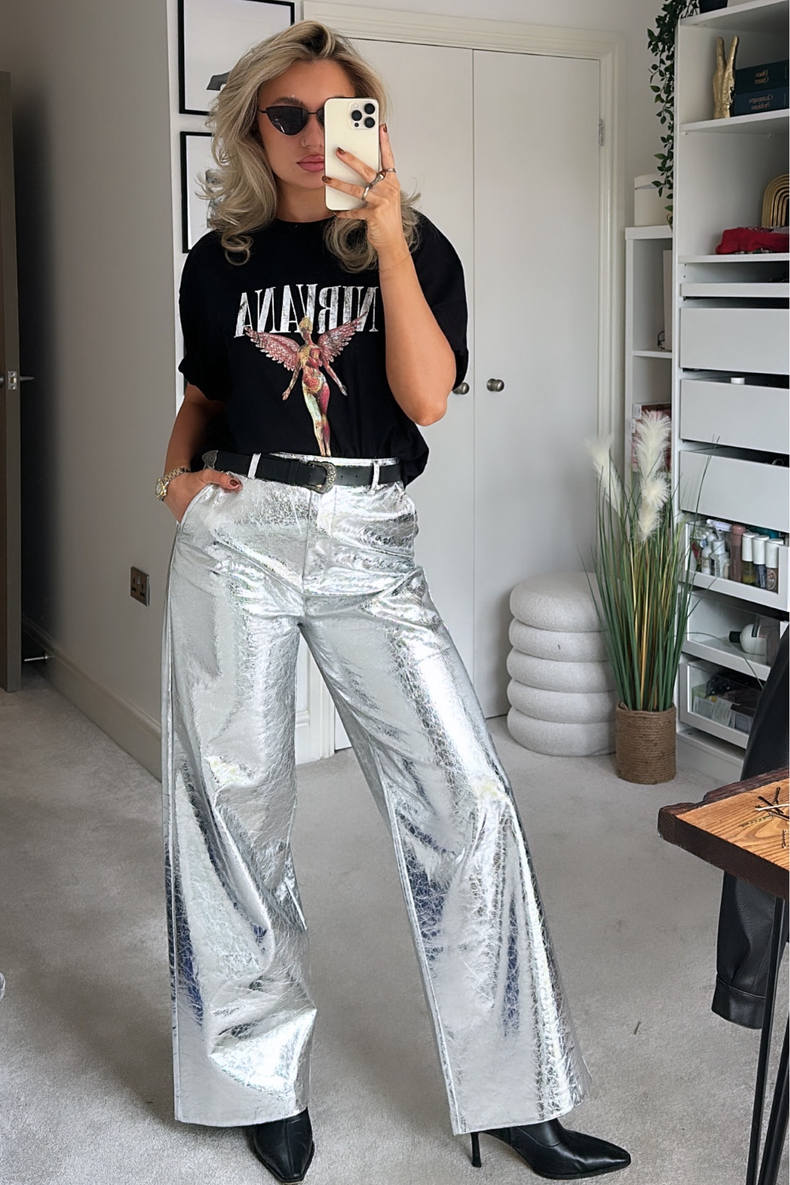 day drinking outfits 

nirvana tee
graphic tee
silver metallic pants
metallic trousers 
brunch outfits 
spring outfits 

#LTKeurope #LTKsalealert #LTKstyletip