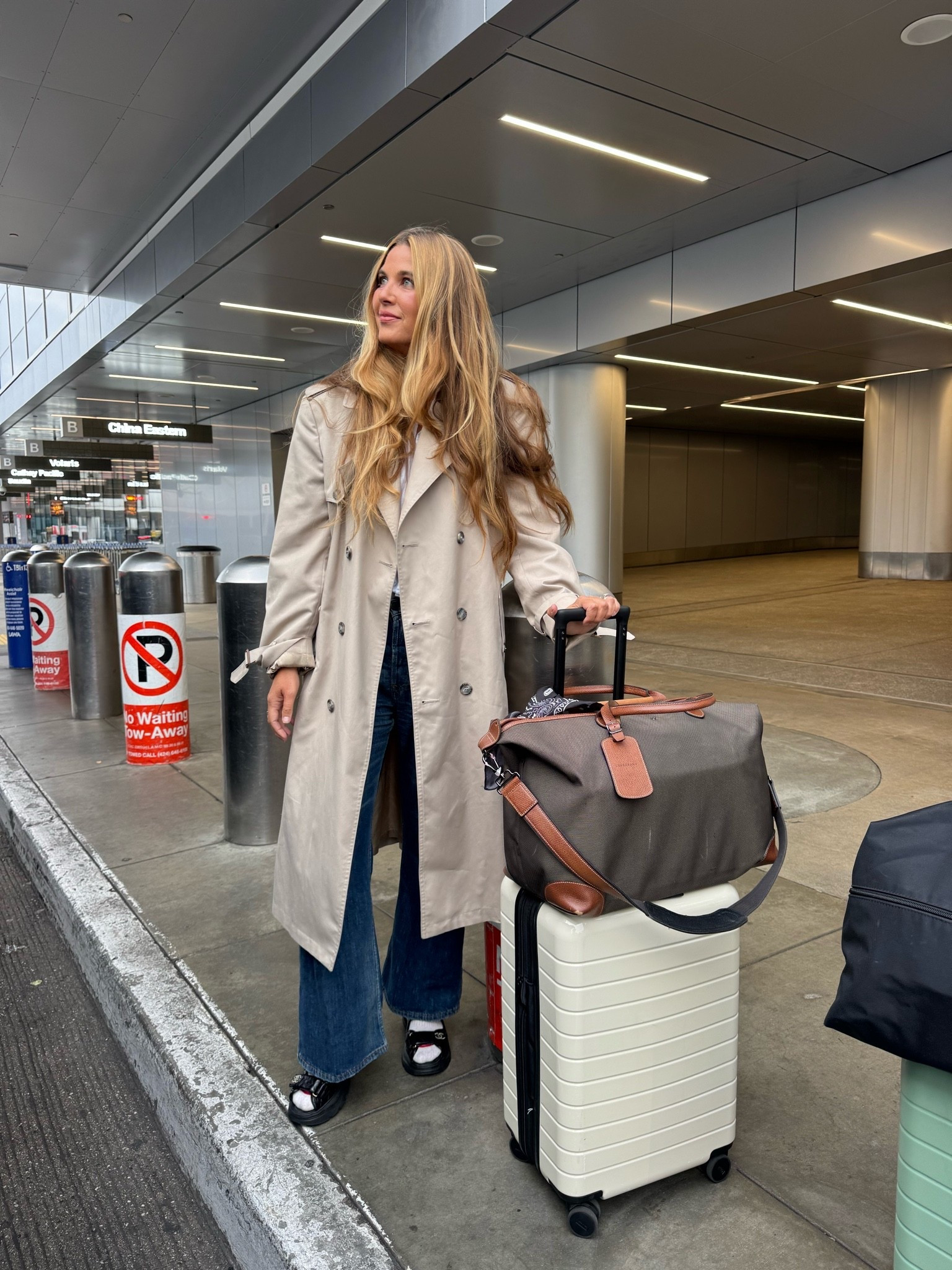 Travel mode. ✈️
Jeans: 27
Shirt: medium 
Coat: vintage 
Hair: Sea Glass

#LTKdayinmylife #LTKTravel #LTKBeauty