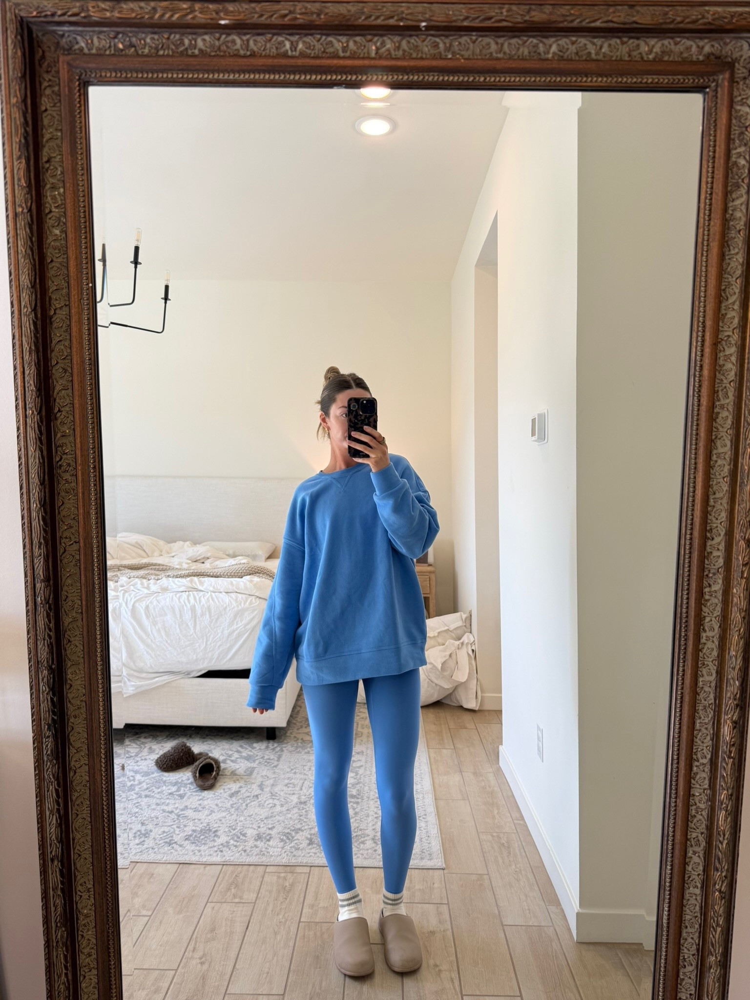 Love this blue workout set. Wearing medium in top and xs in bottoms!

#LTKmomlife #LTKActive #LTKootd