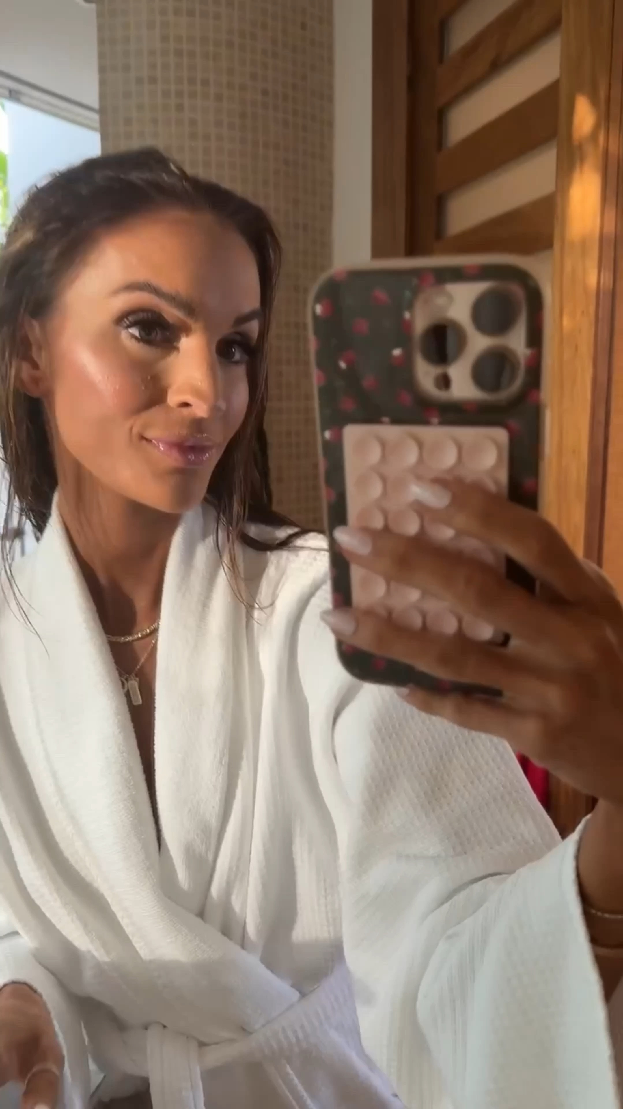 my current glowy makeup routine ✨ currently 20% off with code HAVEITALL 

#LTKBeauty #LTKWatchNow #LTKHoliday