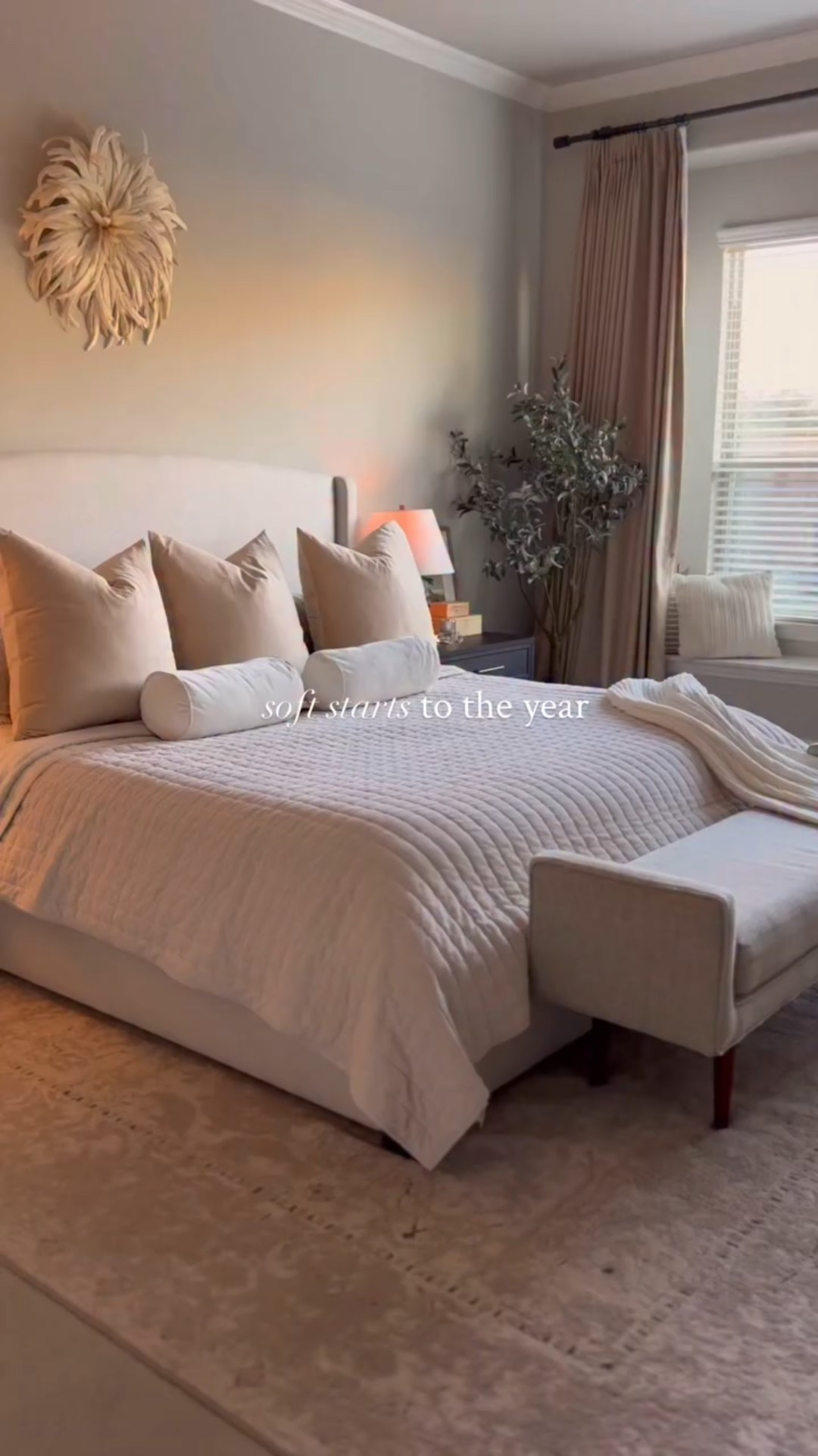 soft starts feel right this time of year 🤍 Comment BEDROOM for links // comenta la palabra ENLACE 

January always asks us to slow down a little…

#winterdecor #homeinspo #neutralhomedecor #bedroomdecor