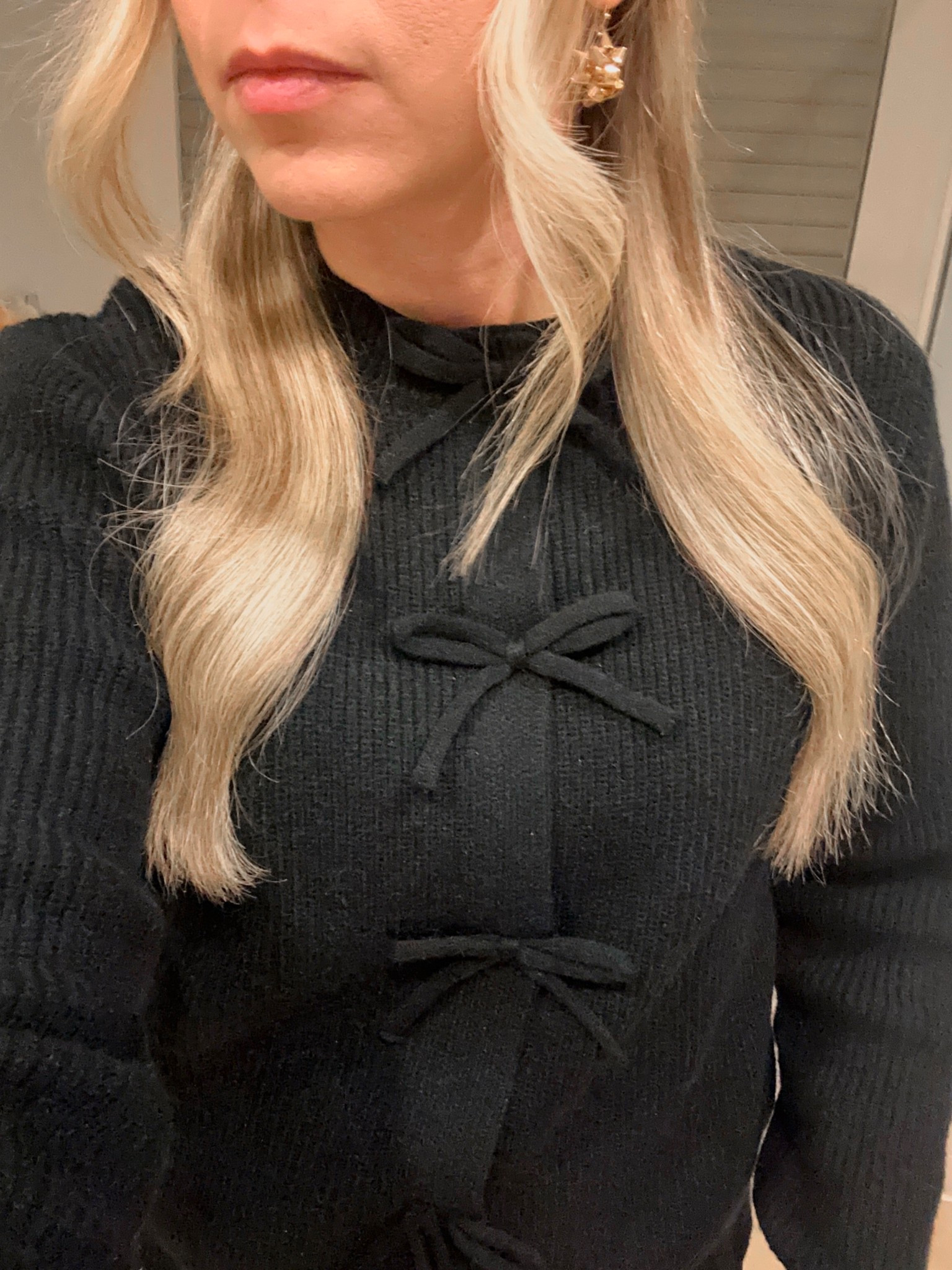 My bow cardigan from Amazon I wore for date night, comfortable and warm but not too heavy. Looks great buttoned all the way or open with a cute cami underneath 🖤


#amazon #amazonfinds #amazonfashion