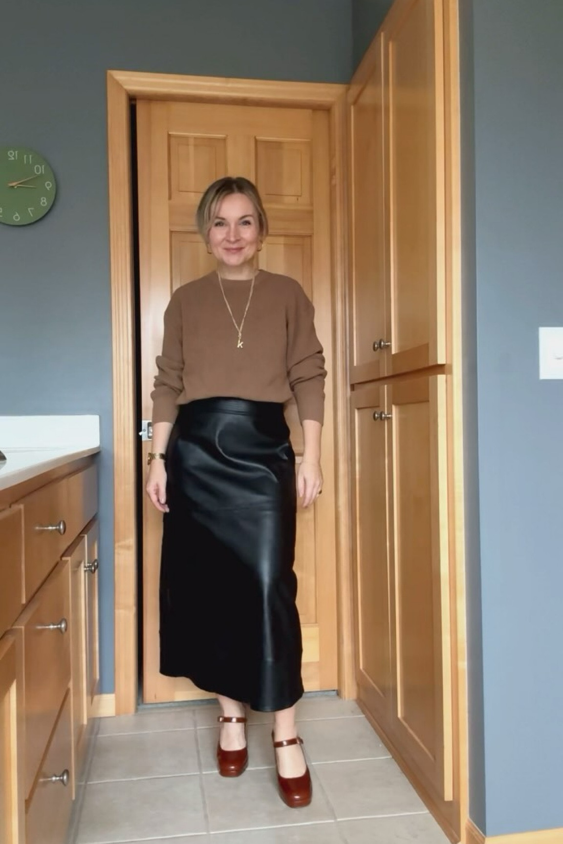 In love with how this outfit came together! Will tag everything in my bio and stories. 

@tuckernuck @sezane @aritzia 
#sezane #sezanette #sezanelovers #sezaneaddict