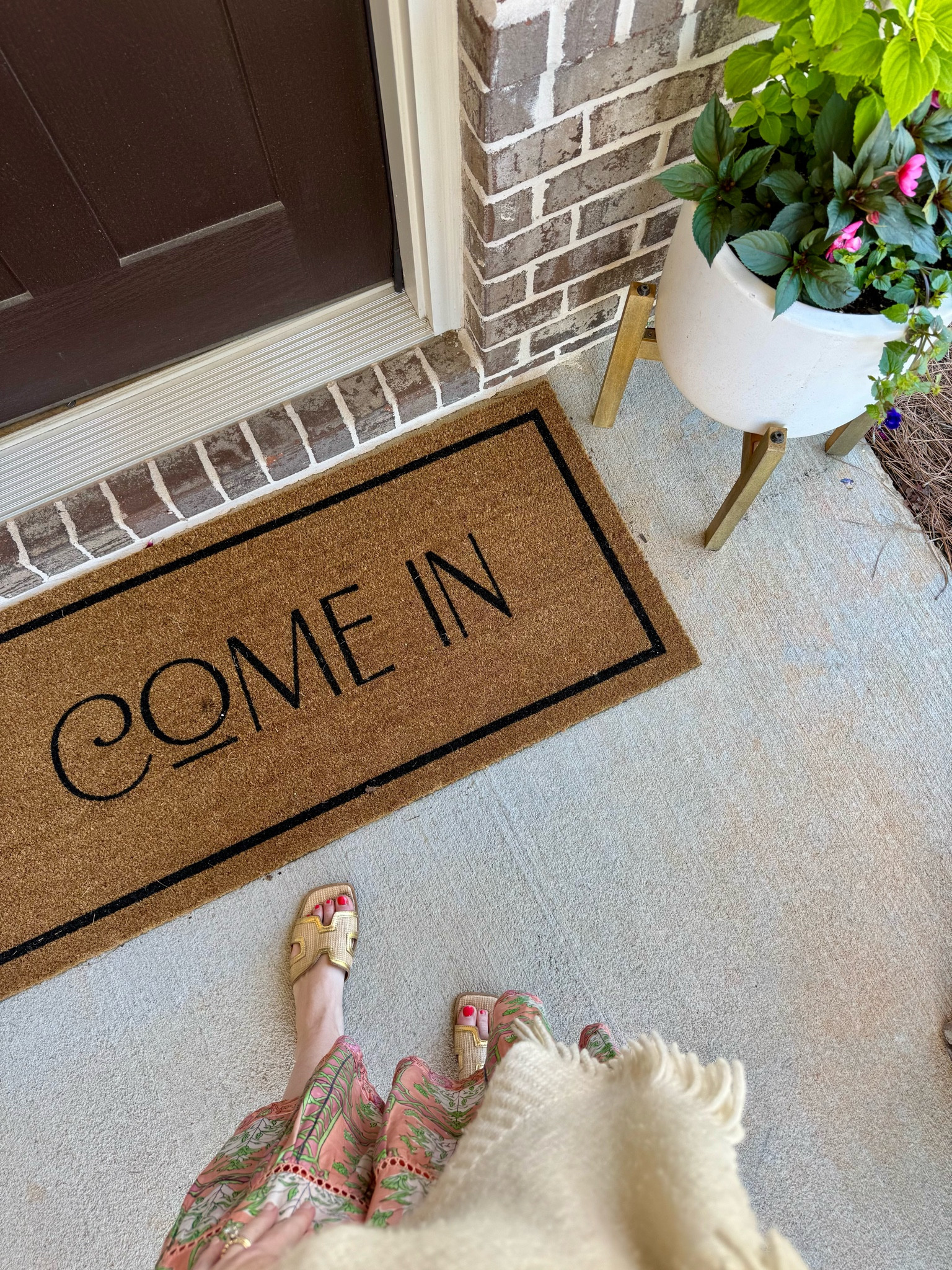 Love my front porch refresh! This doormat is adorable!! 

#LTKdayinmylife #LTKHome #LTKSeasonal