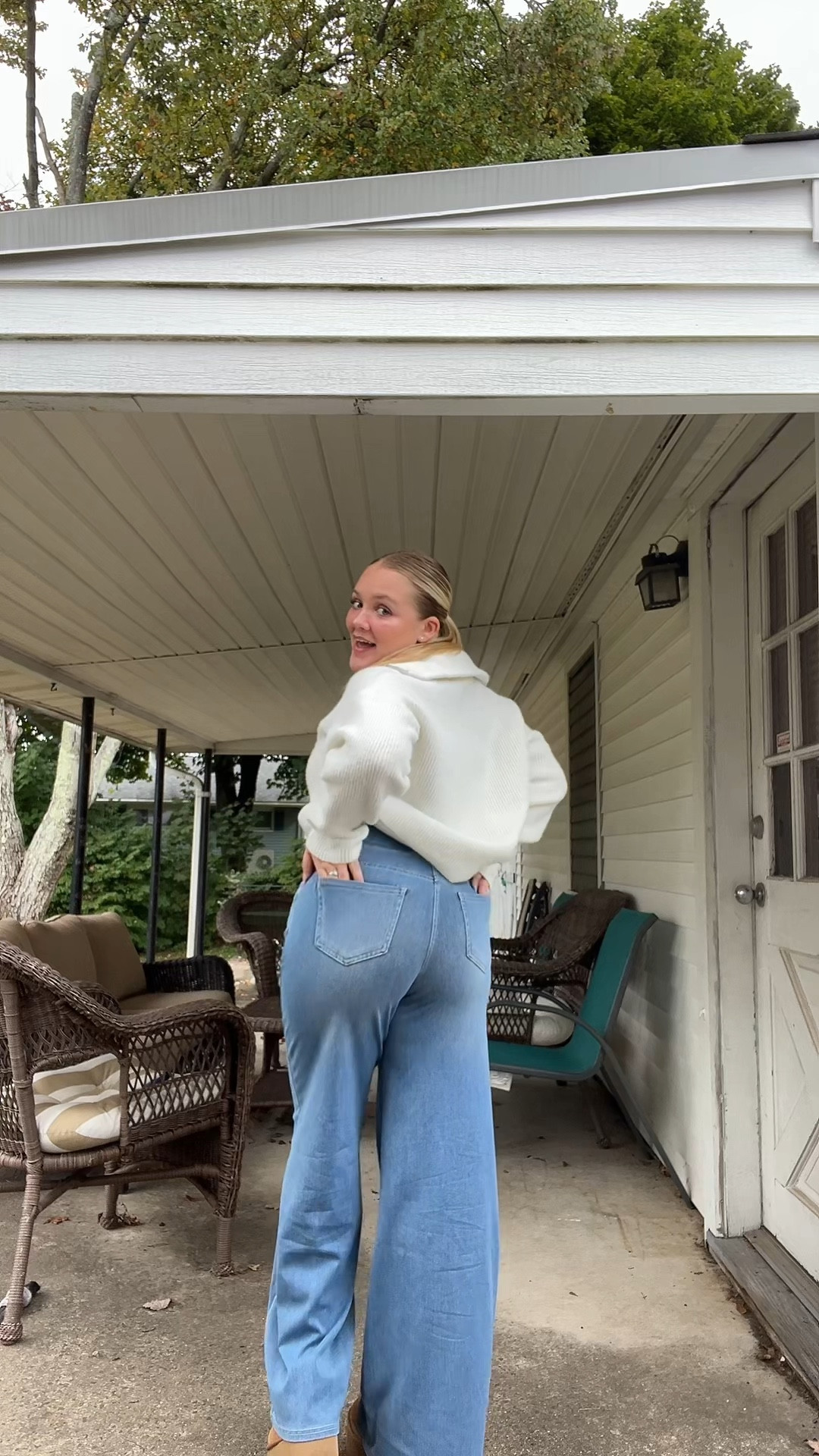 Want to actually be comfortable in jeans?! You need Halara jeans!!!😍
(I’m 5’1 wearing a size Medium) These pant’s are so comfy, stretchy and flattering!

#LTKFindsUnder50 #LTKStyleTip #LTKGiftGuide