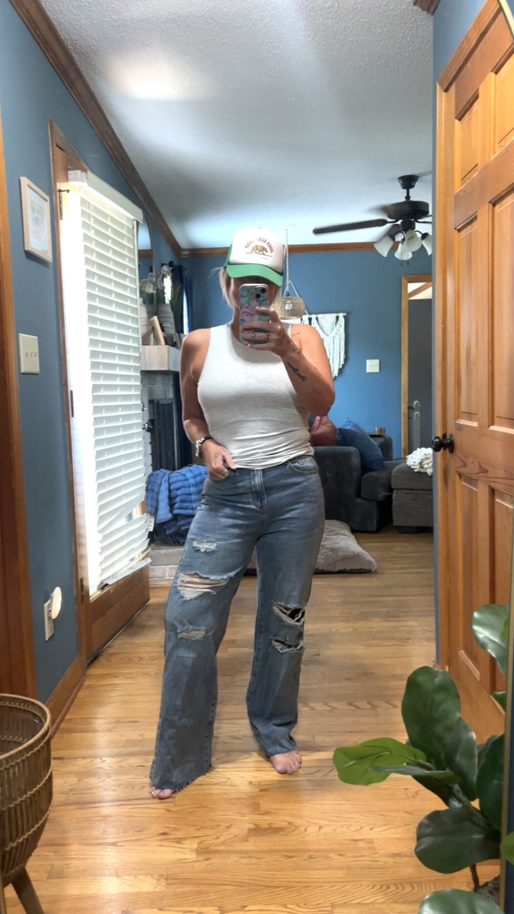Love a great pair of jeans! Especially affordable ones!
And these tanks are so universal..and not ribbed…I’m not a fan of ribbed tanks
I’m 5’3 & 155lbs
Tank: Medium 
Jeans: Medium

#LTKootd #LTKMidsize #LTKSaleAlert