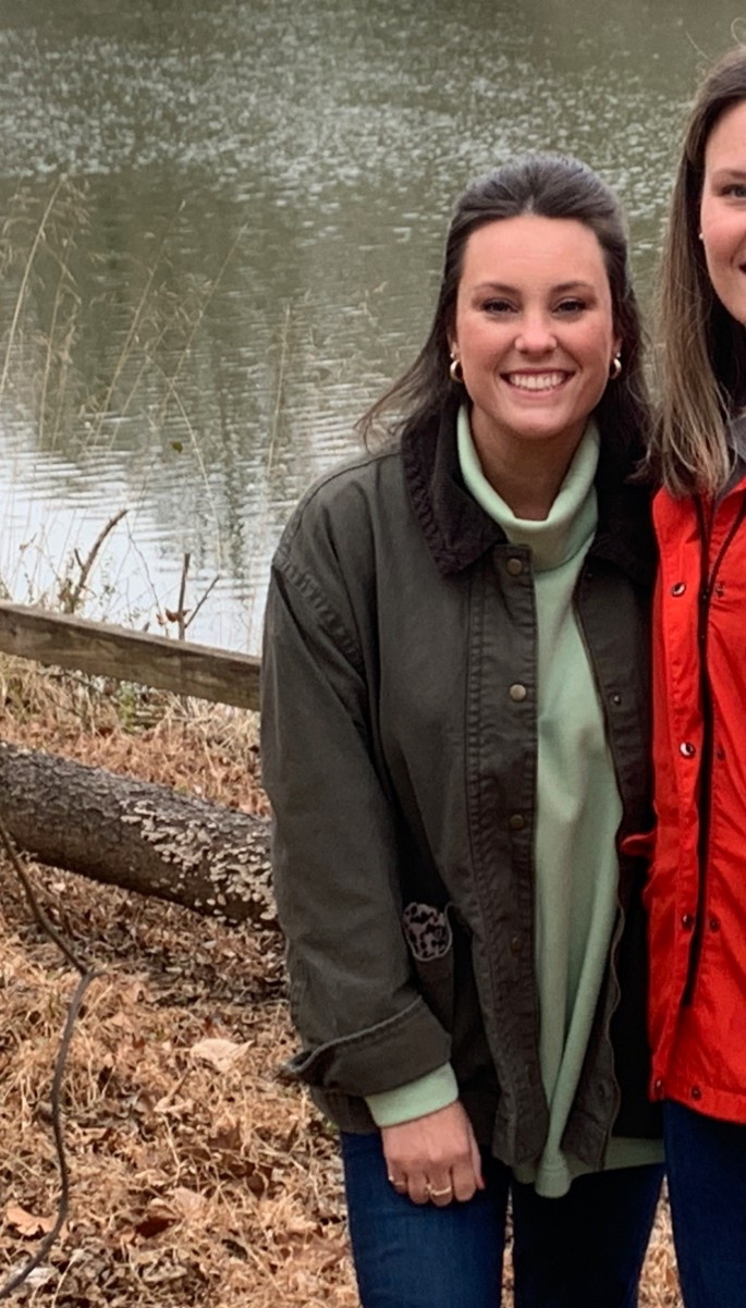 Sweatshirt currently on sale! I have it in this green and the light pink! It’s a very soft and stretchy material and fits oversized! 

#LTKMidsize #LTKSaleAlert #LTKFindsUnder50