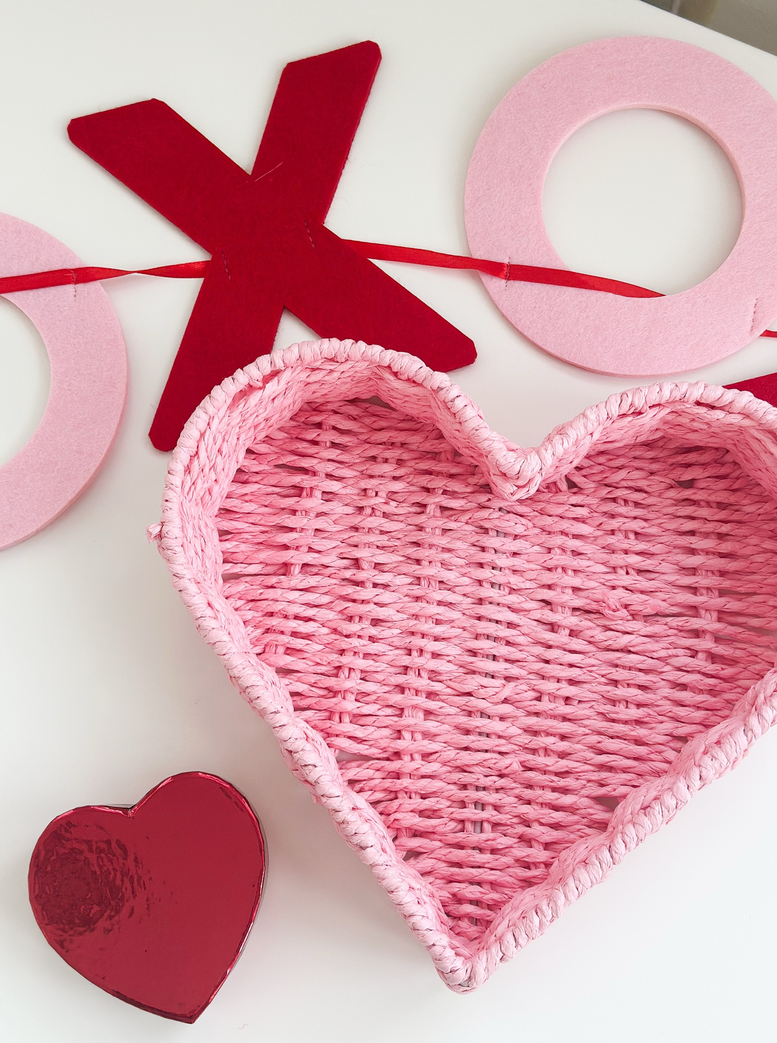 Valentine’s Day decor under $10! 

#LTKSaleAlert #LTKFindsUnder50 #LTKGiftGuide