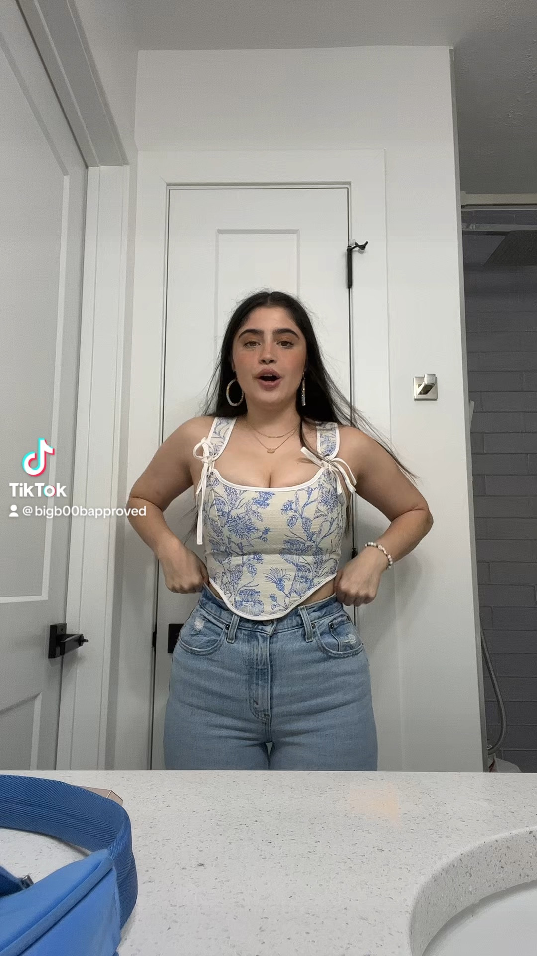 And just for reference i got this top in an xs 

#LTKcurves #LTKfit #LTKunder50