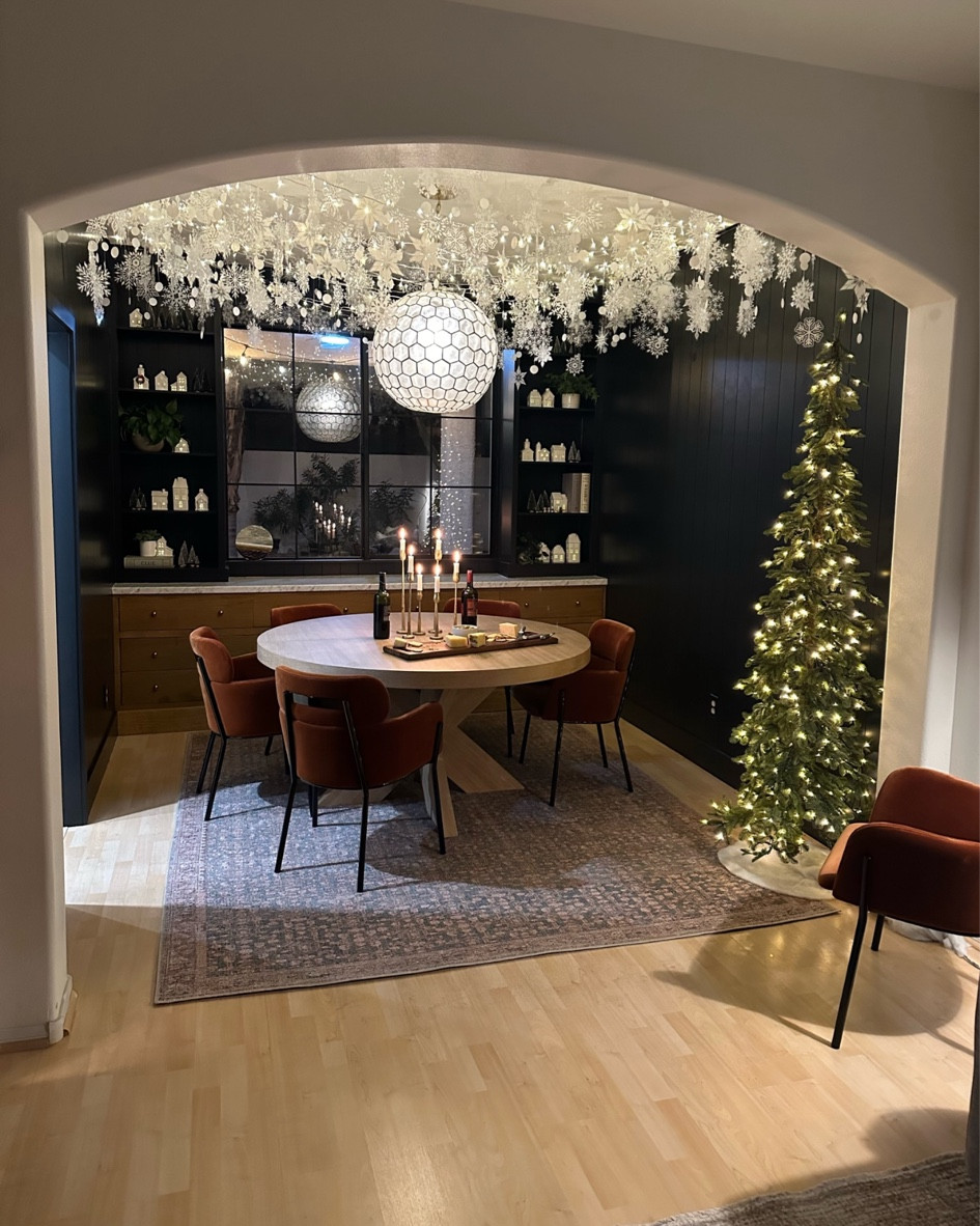 Kellie’s Christmas room details! 

#LTKHoliday #LTKSeasonal #LTKhome