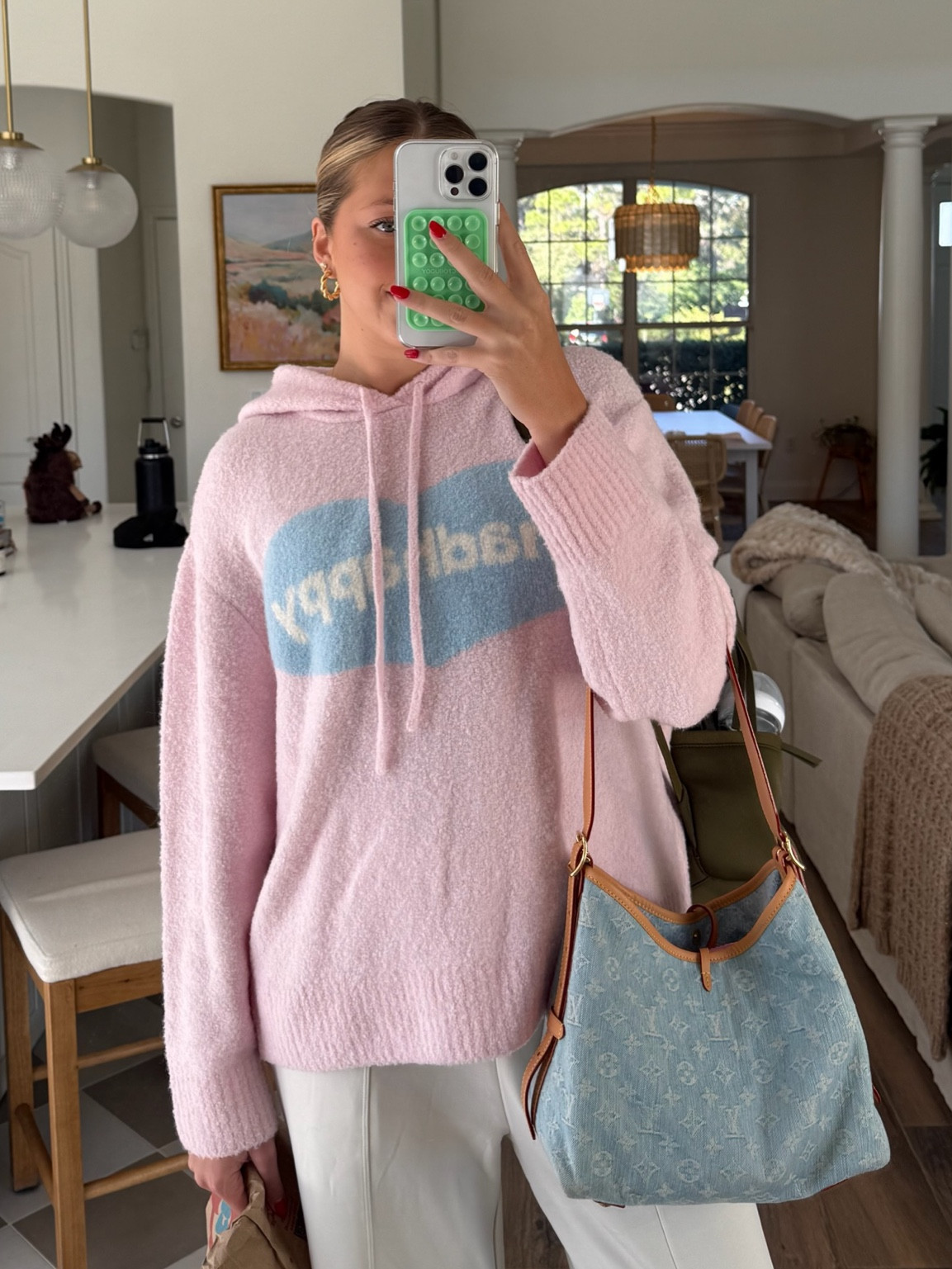 Colder weather = Cozier fits 🩷🩵🤍 

Sweatshirt is Madhappy, but linked some similar looks for you 🫶🏼