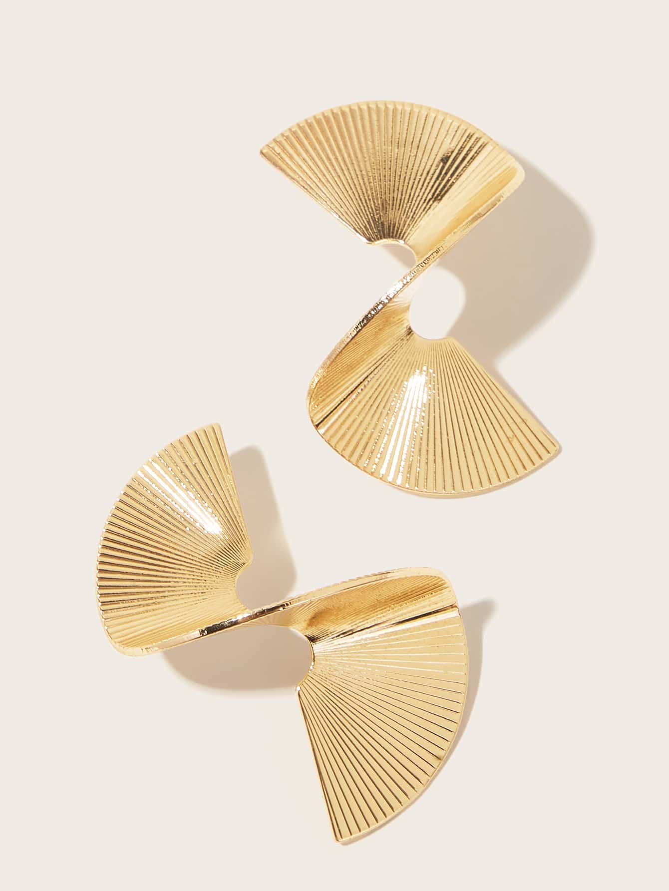 1pair Folded Ribbed Earrings | SHEIN