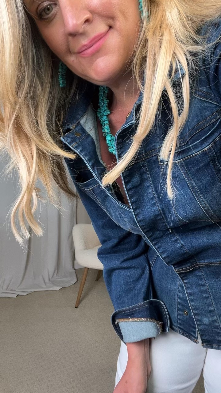 ✨Tap the bell, save and ❤️ for over 40 fashion, midlife style, midsize fashion and luxury looks for less. 

I don't recognize myself anymore...
I lost all my confidence for several
Years.

My arms felt too flabby. My belly felt too big. And nothing seemed flattering anymore.

For the longest time, I thought my body was the problem.
It wasn't.

Nobody taught us that some clothes lift the eye, some skim the body, and some create balance. 👑

The goal isn't to shrink yourself.
The goal is to understand what works.

💕 If you've ever felt this way, you're not alone.

Comment "RELIEF" and I'll send some of my favorite belly-friendly pieces.

👑 Helping you look good, feel good. — Lindsey Denver

Check back daily for belly-friendly style, confidence, and Outfit Physics™.

#LTKOver40 #LTKMidsize #LTKPlusSize

Comment SHOP below to receive a DM with the link to this post on my LTK ⬇ https://liketk.it/6foLq

Comment SHOP below to receive a DM with the link to this post on my LTK ⬇ https://liketk.it/6fpnI