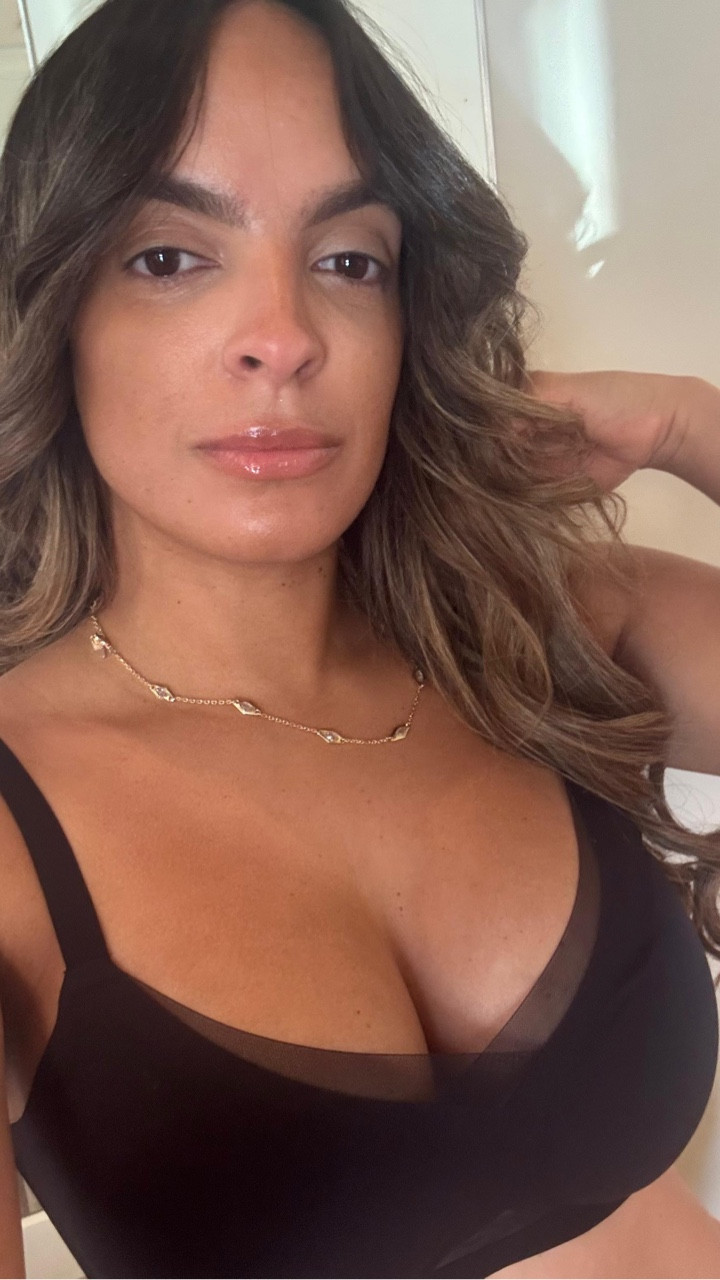 Honeylove CrossOver Bra 🤩

• Adjustable Strap
• Wireless lift 

#honeylove #bra #underwear #wirelessbra #comfort #bestseller #cristalnperalta

#LTKFindsUnder100