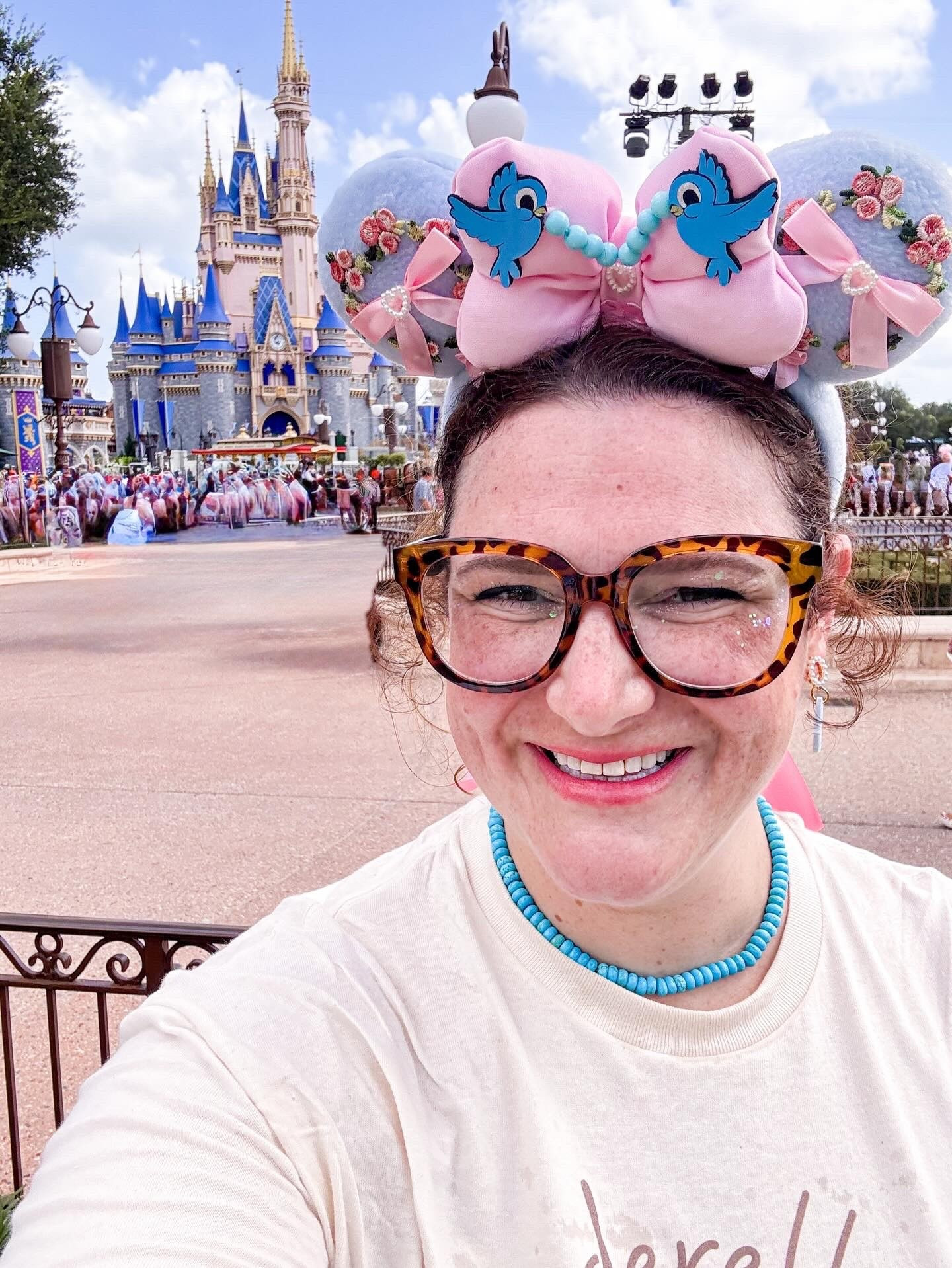 Take me back to a Cinderella-loving Magic Kingdom day… 🏰💖✨