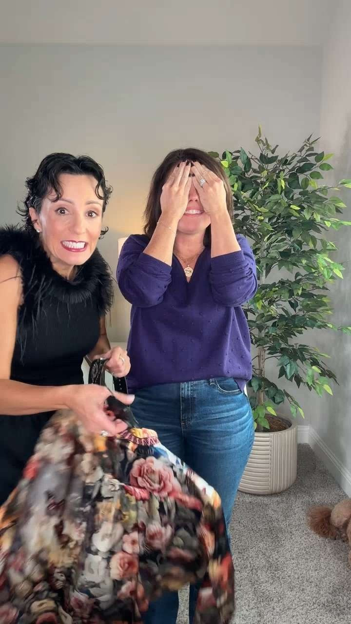 There’s something magical about surprising a friend with pieces she’ll really wear and love. Seeing Brooklyn twirl in silk and smile in cashmere… that’s the good stuff.

@johnnywas 
#ad
#sponsored
#JohnnyWas 
#JohnnyWasHere 

 