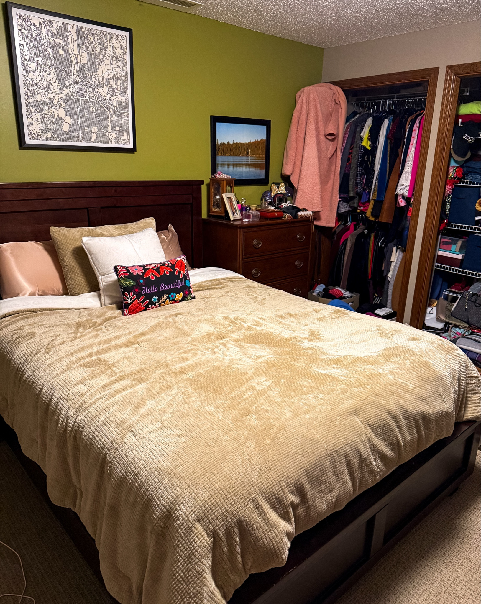 My comfy space🤍
Bed size: queen🛏️

#LTKHome