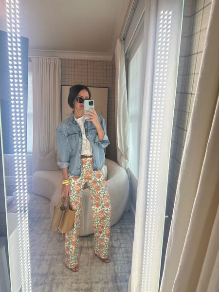 My pants are sold out but I linked a bunch of similar floral pants I love!

#LTKFind #LTKSeasonal #LTKstyletip
