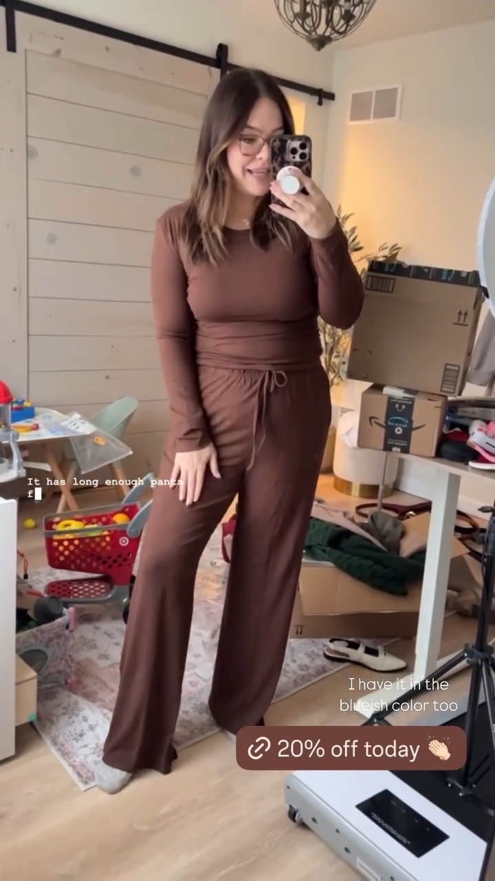 Viral Amazon 2 piece set // comes in short sleeve and long sleeve options // wearing true size // 2 piece set / cozy ootd / lounge set / winter style

#LTKMidsize #LTKSeasonal #LTKFindsUnder50