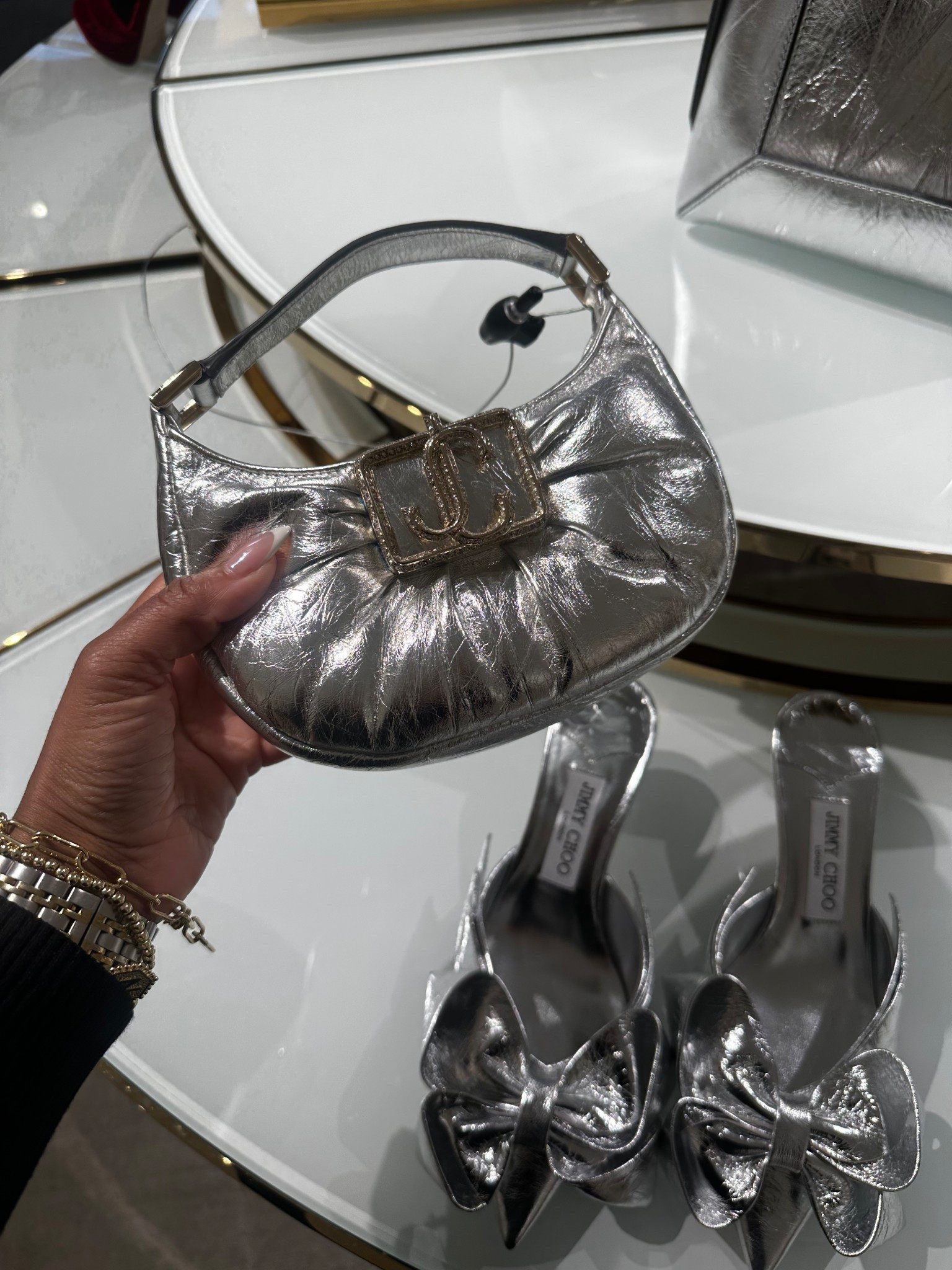 Another cute bag from Jimmy choo!! Perfect for the holidays!!

#jimmychoohandbag
#jimmychooheels
#minibag
#designerbag

#LTKGiftGuide #LTKHoliday