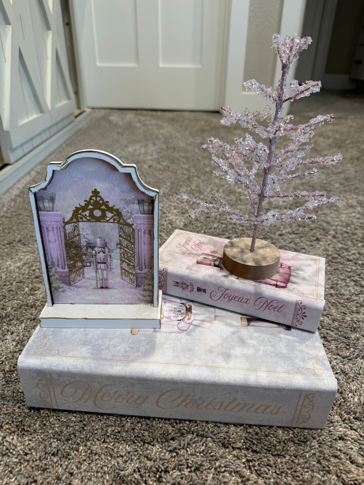 This Nutcracker collection at Michael’s is absolutely adorable! I got this stuff for my daughter’s room! 

Nutcracker decor
Christmas decor


#LTKSeasonal #LTKHome #LTKHoliday