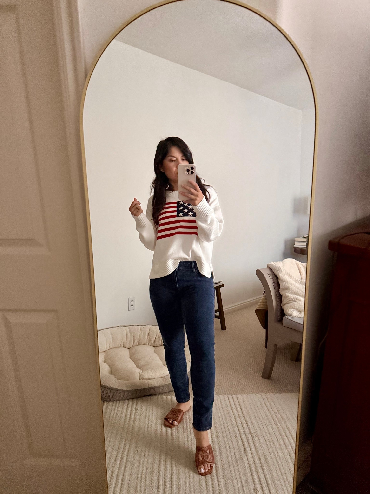 🇺🇸 sweater is perfectly light for that evening summer breeze!