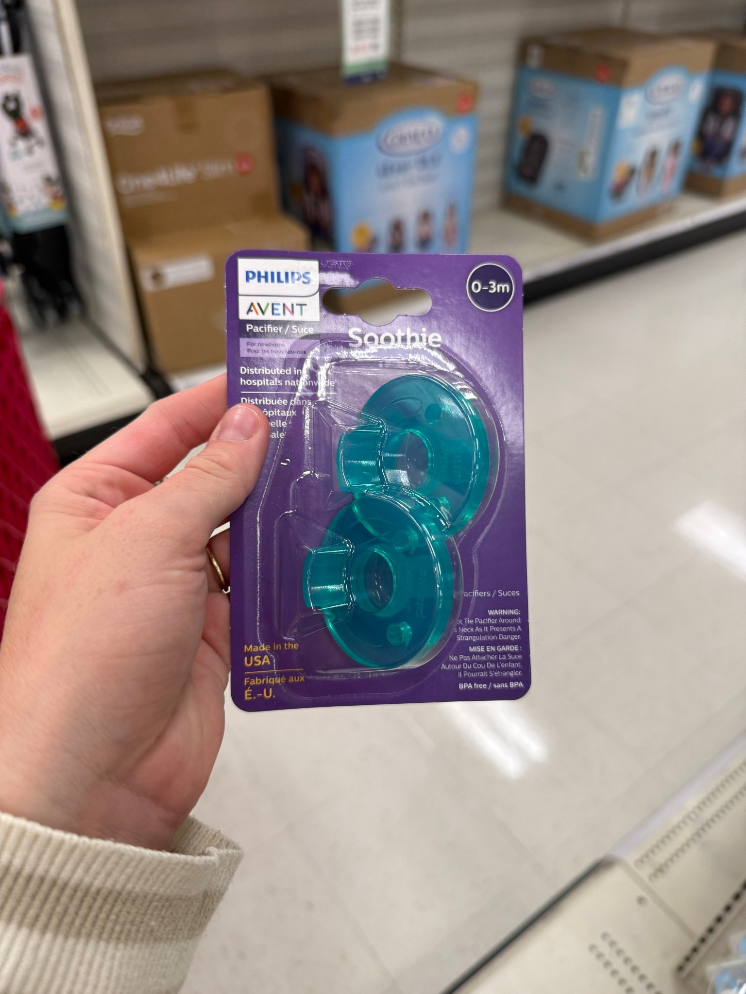 As a lactation counselor there is only a handful of pacifiers I would recommend if you decide to use them and this would be one of them! The Philips avent paci passes the triangle test and doesn’t leave a lot of dead space which is ideal for oral and facial development as well as maintaining a strong latch! #pacifiers #breastfeeding #ebf
