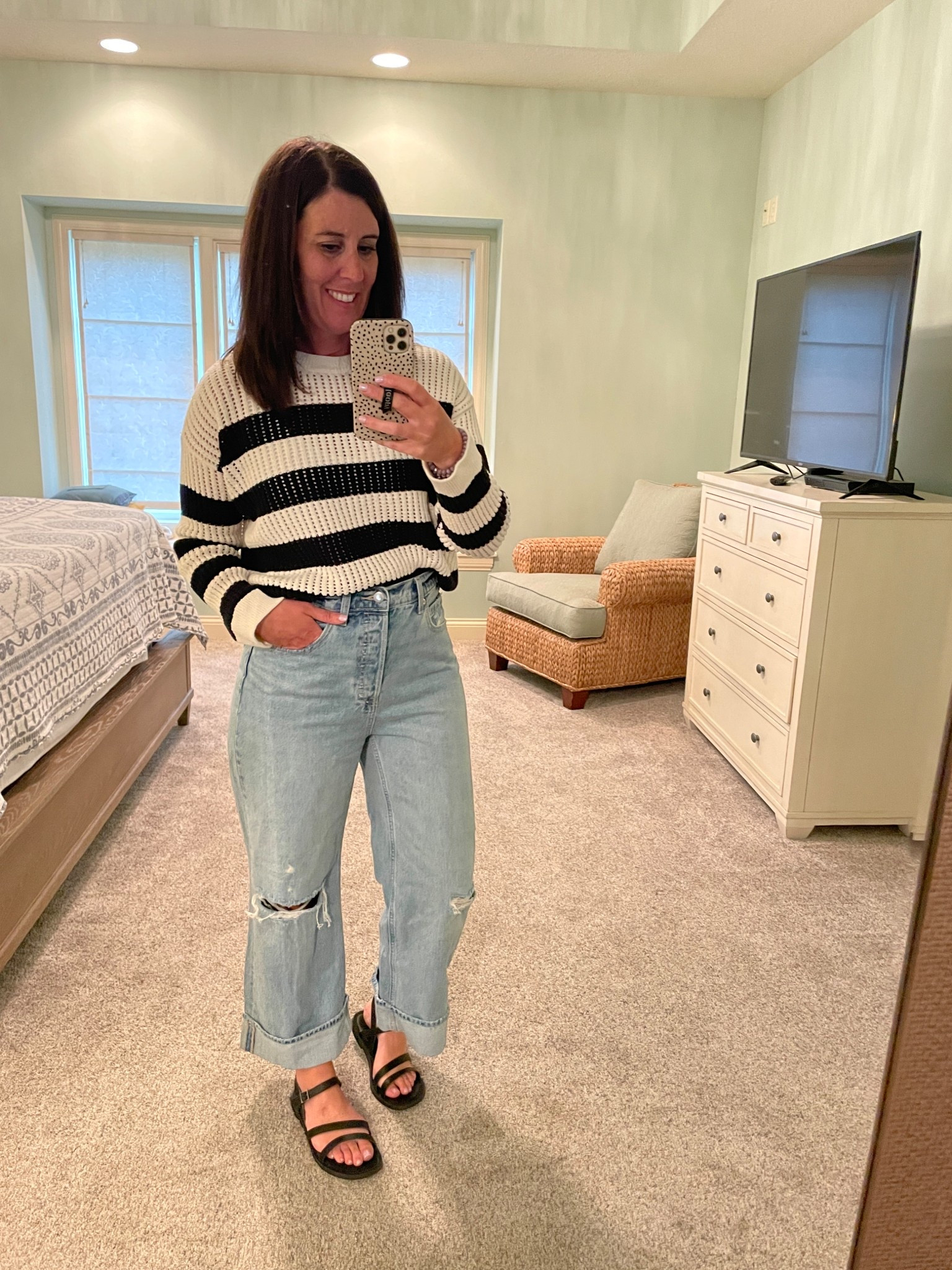 Trying to decide keep or return the jeans. They gap a bit at the waist. 

Jeans: tts size 6
Sweater: tts small
Shoes: tts



#LTKOver40 #LTKFindsUnder50 #LTKSummerEdit