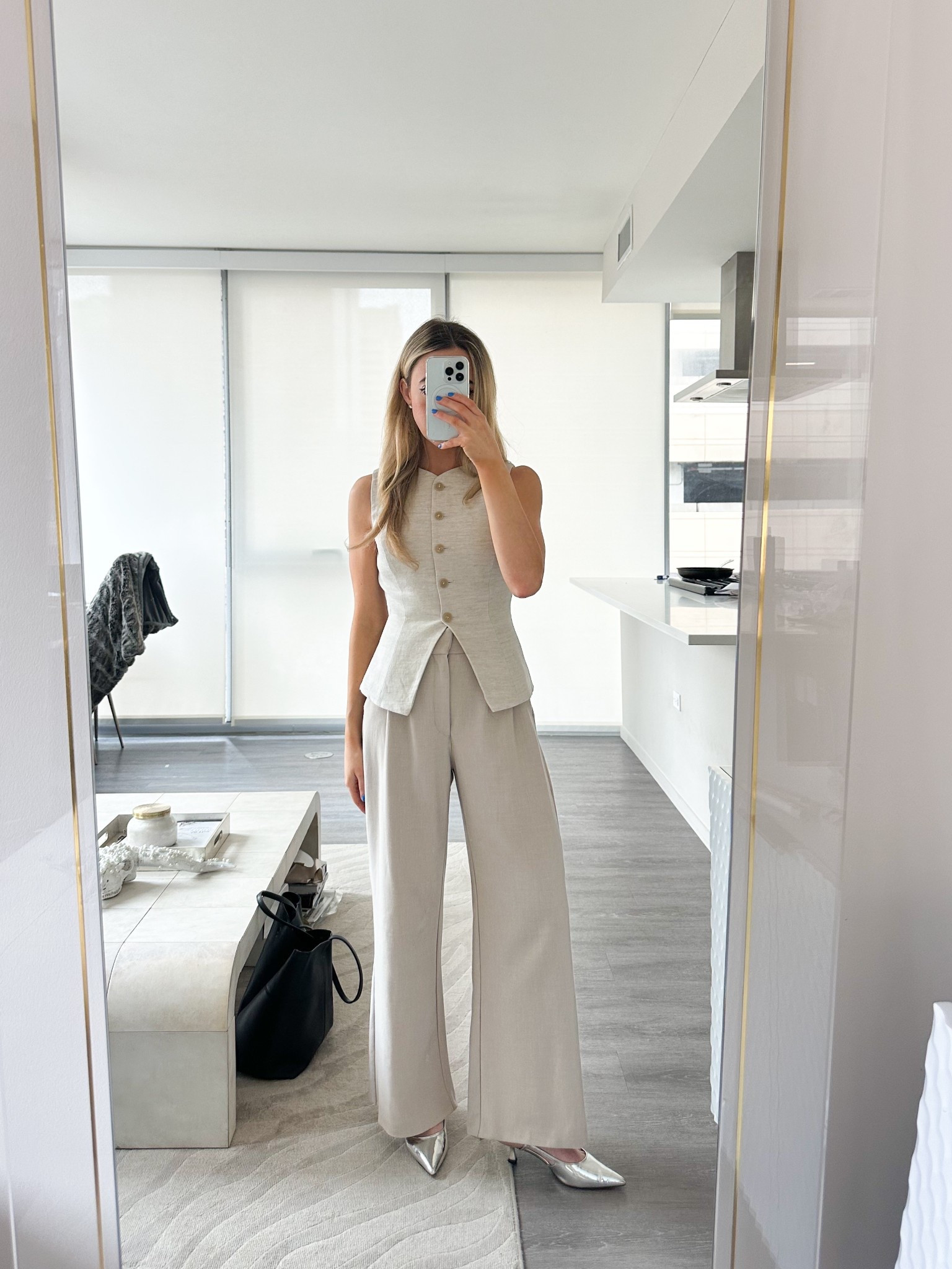 daily outfit Chicago- aritzia outfit 


Petite pants, petite workwear, office  outfit, ootd style, Abercrombie Sloane pants, neutral outfit

#LTKWorkwear #LTKShoeCrush #LTKSeasonal