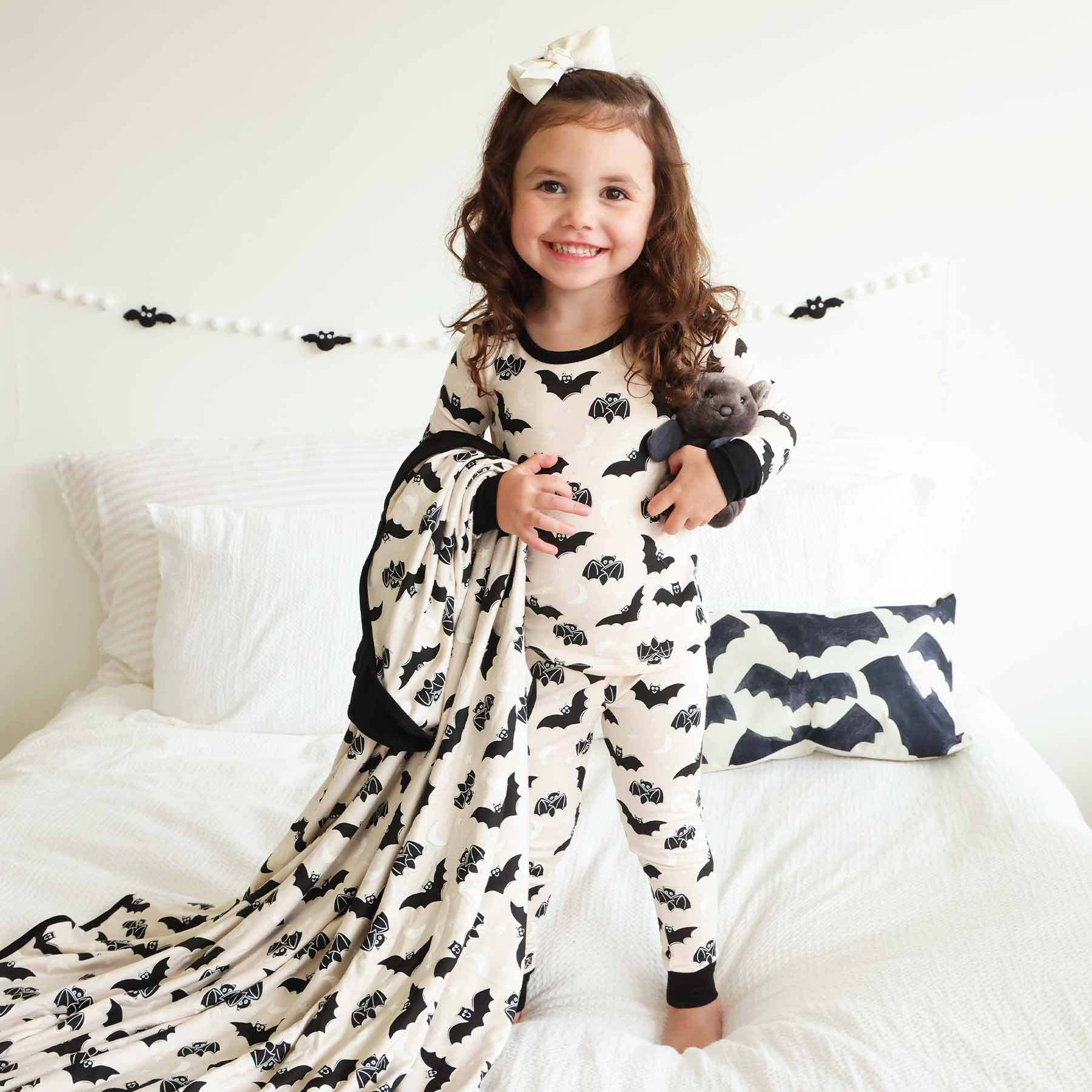 Scaredy Bats Two Piece Pajama Set | Caden Lane