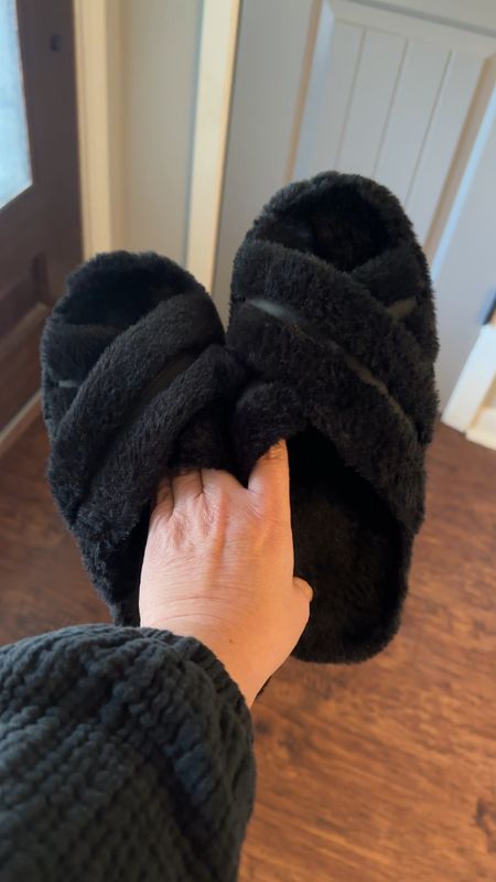 My new favorite slippers! I love to “slip” into these fuzzy shoes at the end of a long day and feel like I’m at the spa! 🙌



#LTKsalealert #LTKshoecrush #LTKstyletip