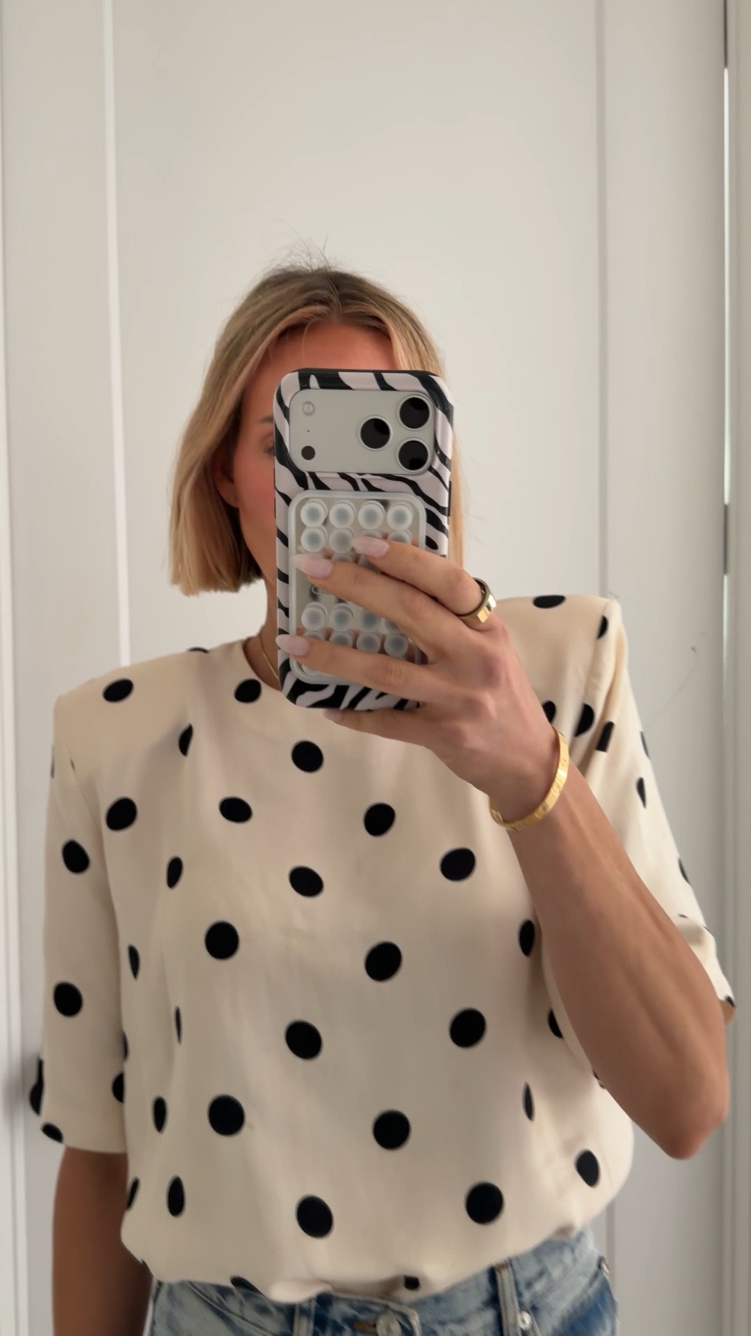 I would’ve paid a lot more money for this top. I freaking love it. I’m wearing a small. I also have it in the cream color as well. ￼

#LTKootd #LTKgrwm #LTKdayinmylife
