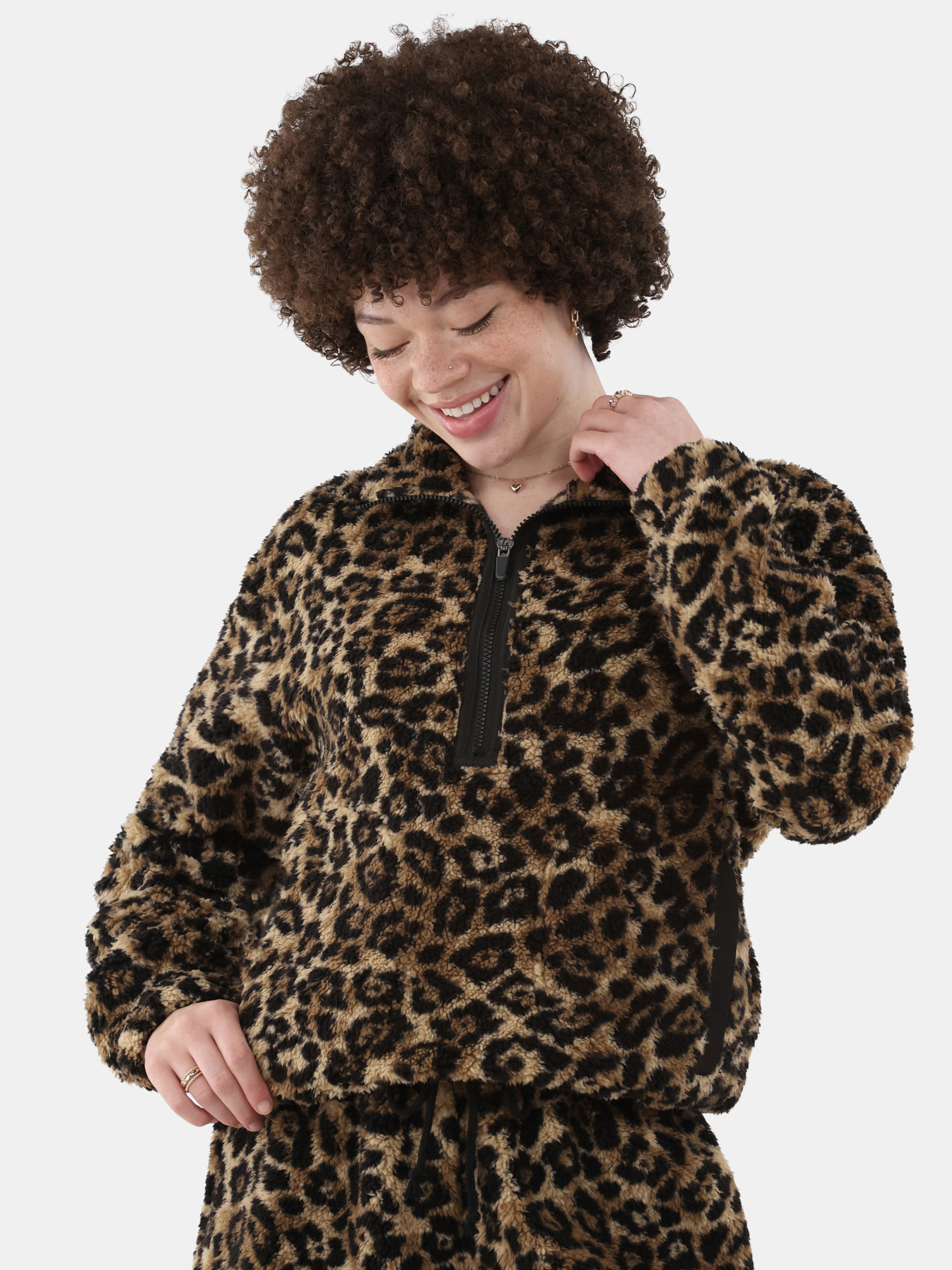 No Boundaries Half Zip Pullover and Shorts Plush Set, 2-Piece, Women's and Women's Plus | Walmart (US)