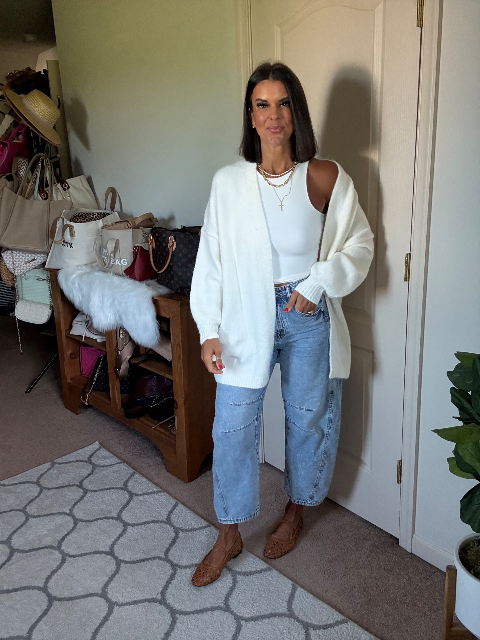 Size small in tank and cardigan size 2 in jeans shoes tts

#LTKSeasonal #LTKFindsUnder100