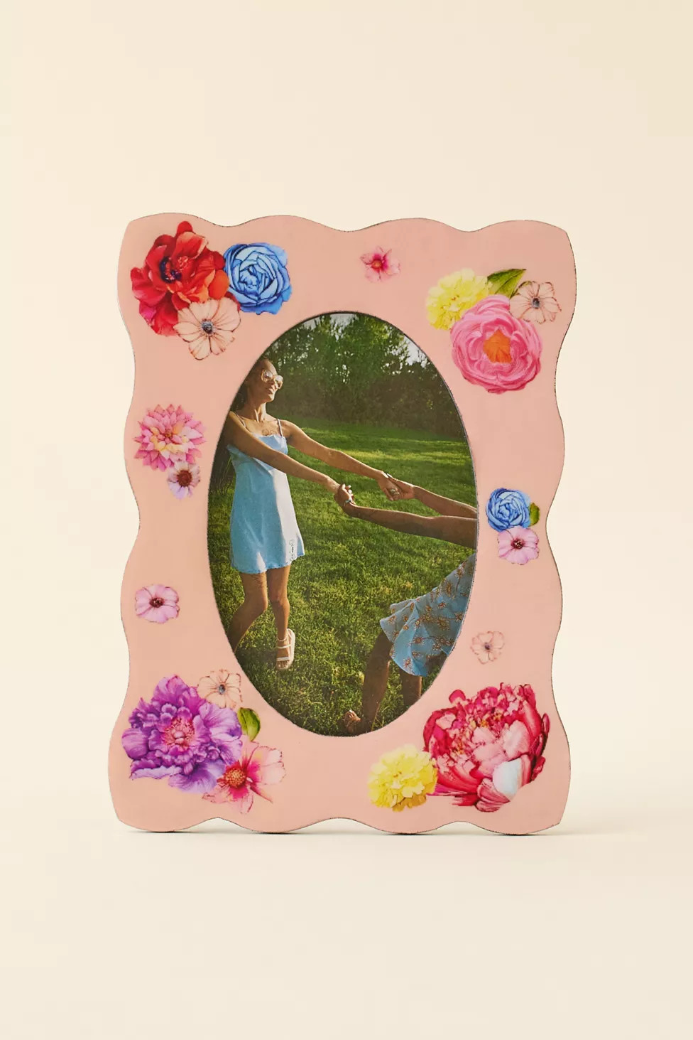 Cosette Ceramic 4" x 6" Picture Frame | Urban Outfitters (US and RoW)