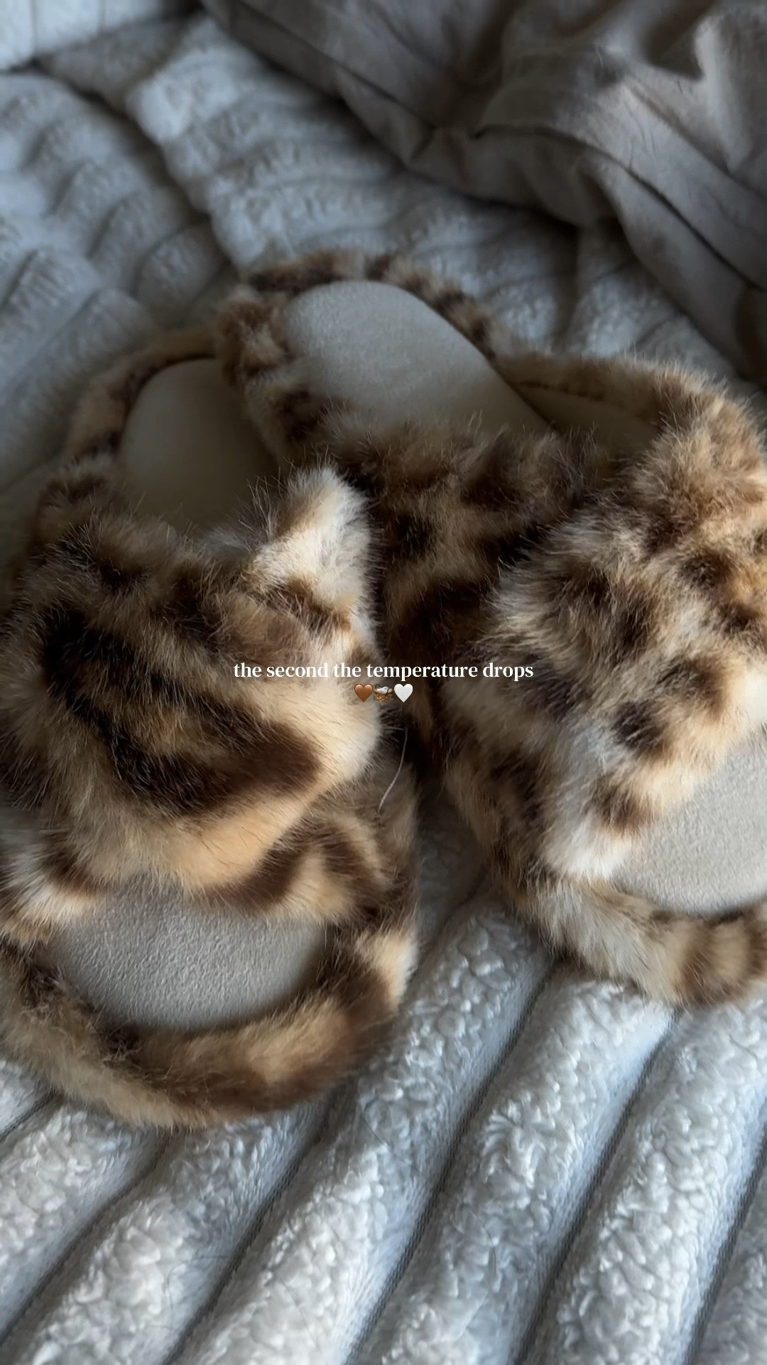 The most beautiful and comfy slippers 

Slippers, fall fashion, cozy fashion, pajamas