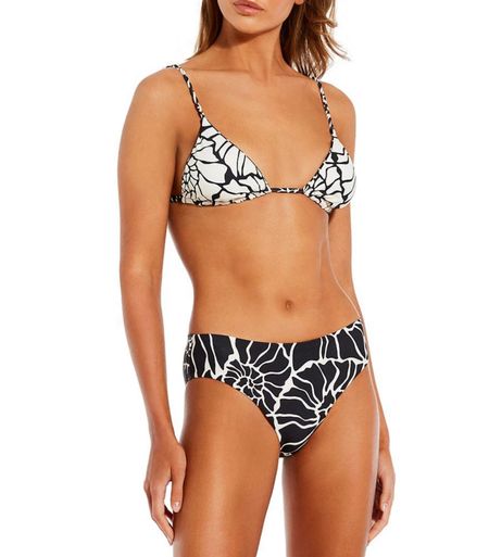 LOVE this swimsuit and it’s reversible so you get two swimsuits for the price of one! Linked more options the print comes in below! 🖤

#LTKSeasonal #LTKSwim #LTKStyleTip
