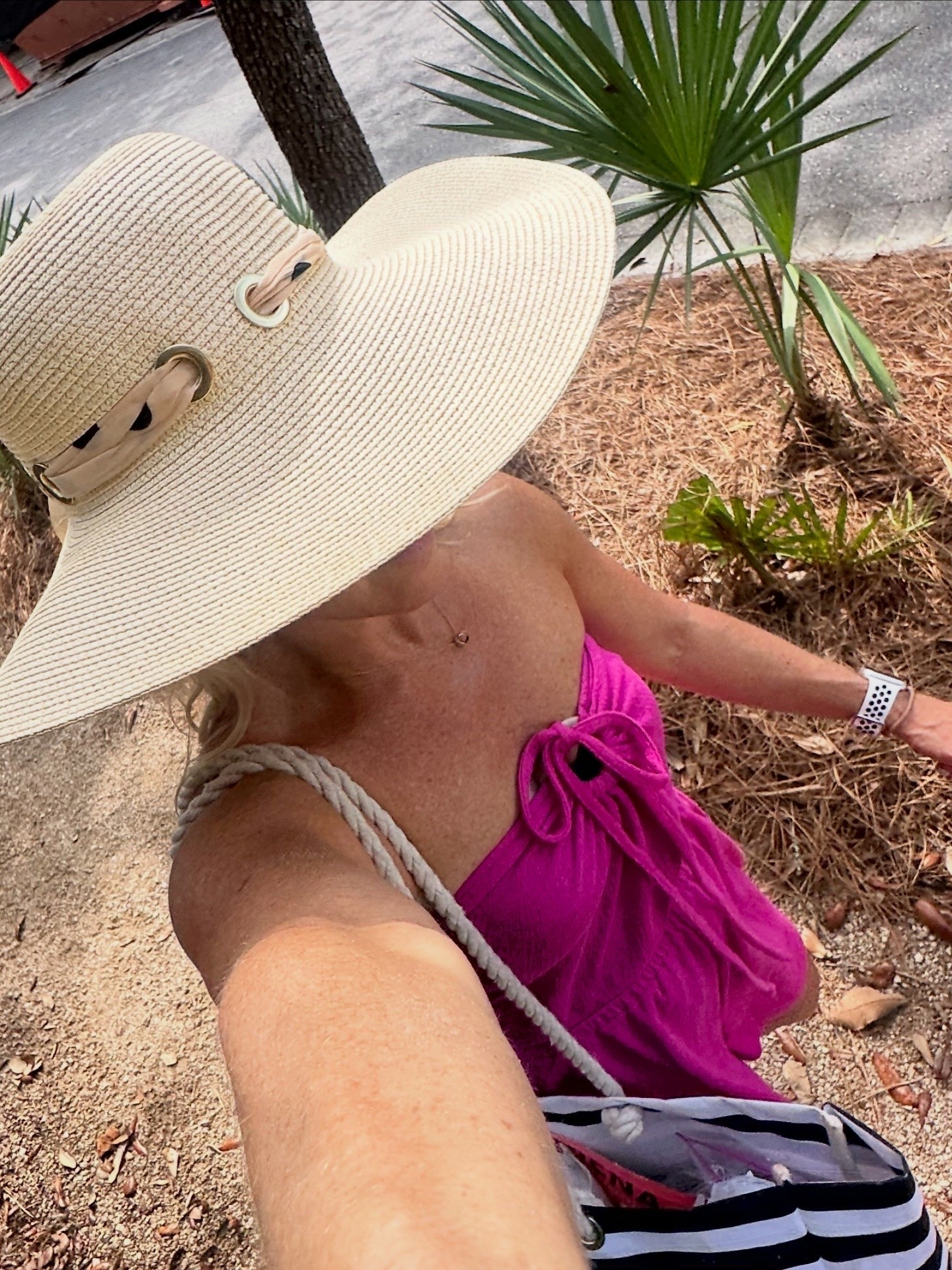 Best beach hat and coverup!! ☀️