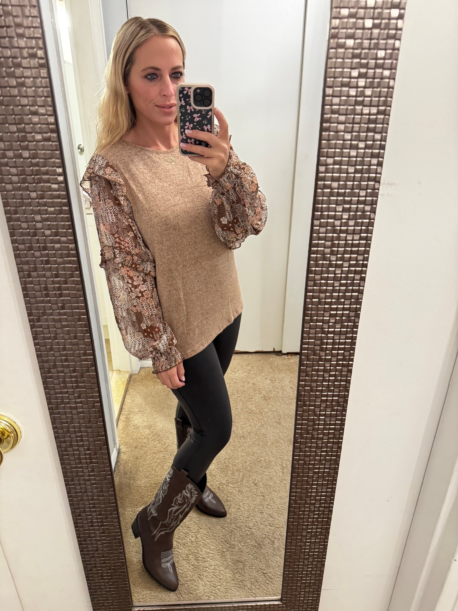 Fall outfit. Neutral outfit. Boots 



#LTKSeasonal #LTKMidsize #LTKFindsUnder50