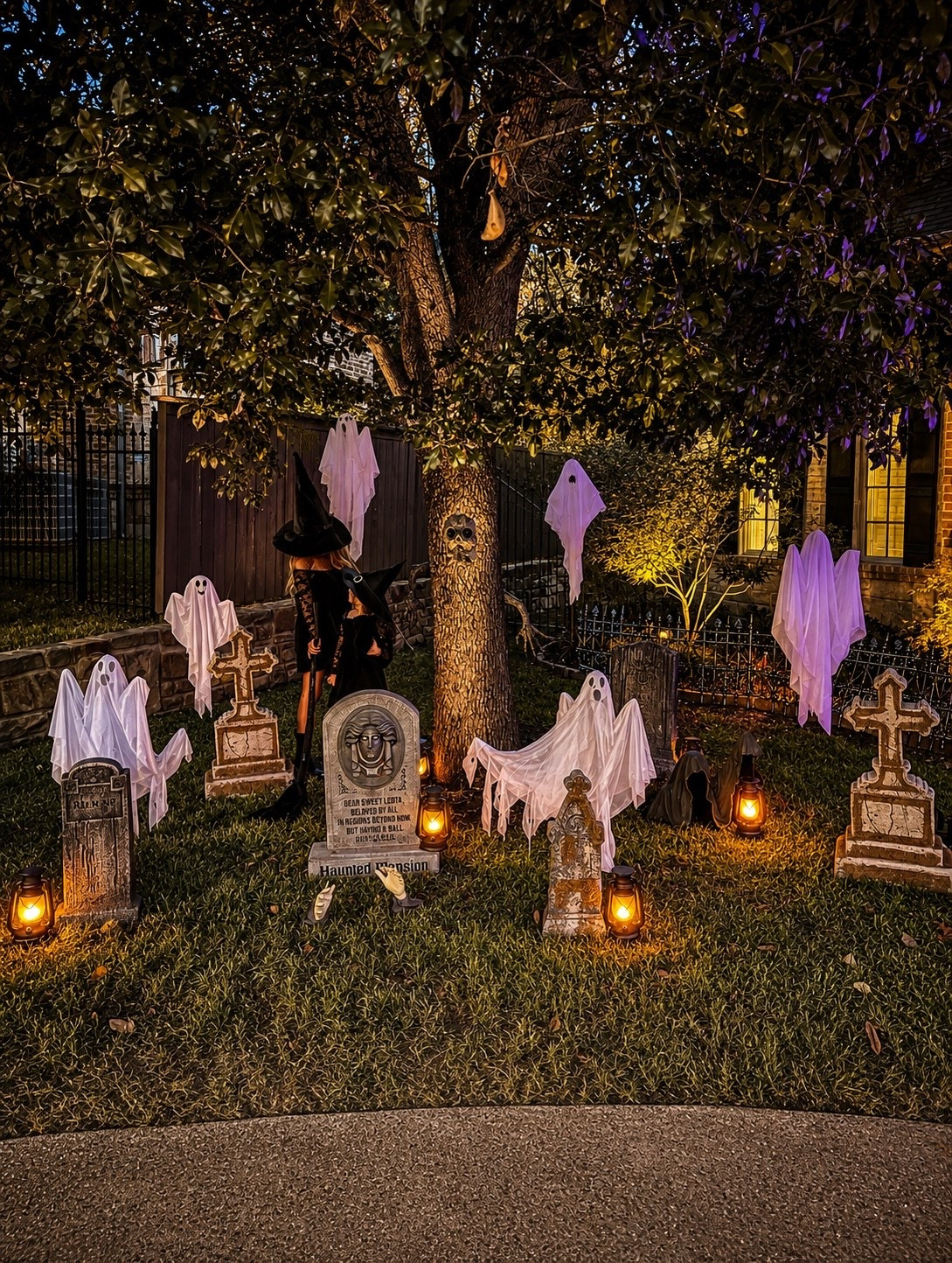 Halloween decor. Halloween home. Halloween party