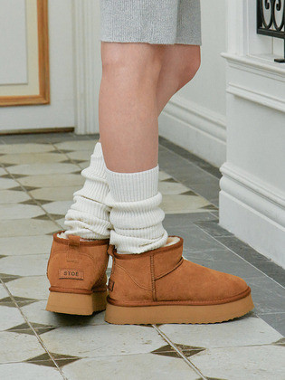 로디 플랫폼 퍼 부츠_camel | (주)더블유컨셉코리아/W Concept(KR)