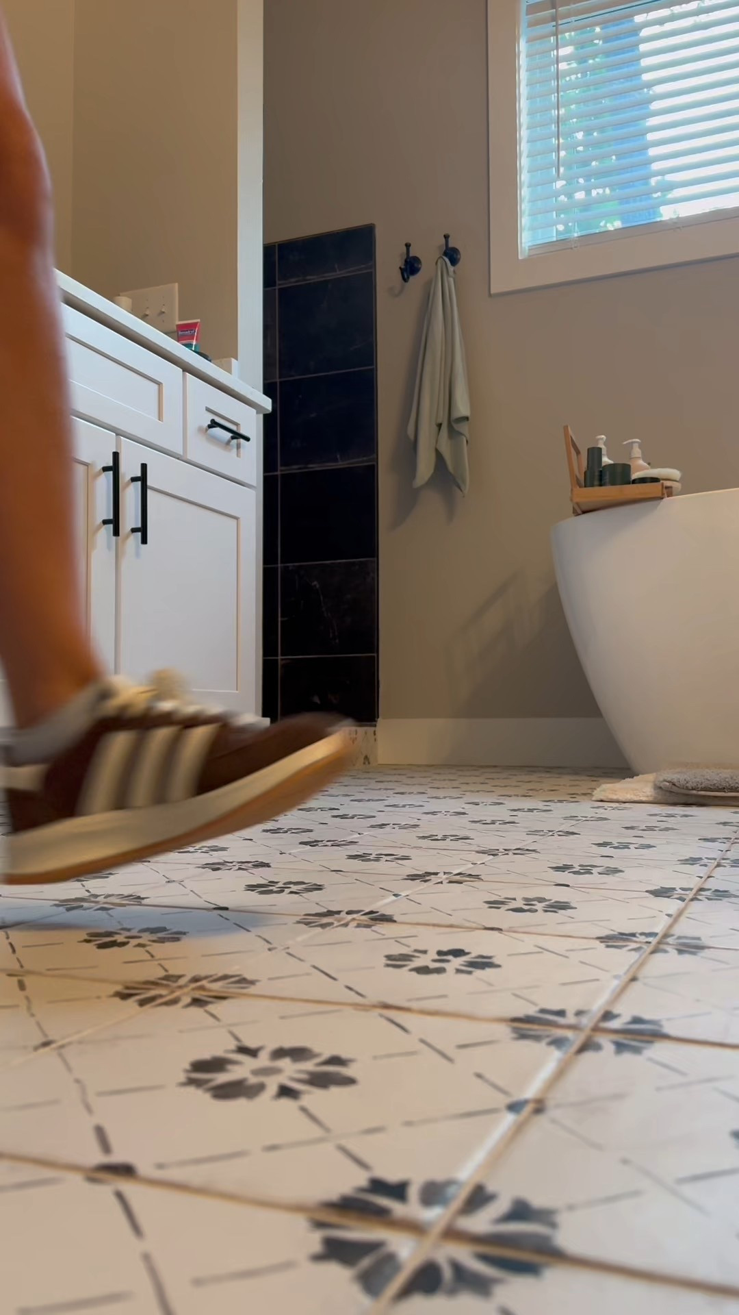 Obsessed with these Adidas Run 70s 🤎– the perfect blend of retro style and everyday comfort. Whether you’re running errands or styling a casual fit, these sneakers go with everything. Linked them on LTK + found a few colorways still in stock! 👟✨ #LTKStyle #FoundItOnLTK #AdidasStyle


#AdidasStyle #AdidasOutfit #AdidasShoes #ShoeInspo #ShoeGame #ShoeLover #OOTDDetails #HowToStyleShoes #EverydayShoes #TrendingShoes2025 #LTKStyle #FoundItOnLTK #LTKUnder100 #TikTokFashion #NeutralStyle #ComfyAndCuteShoes #StyleTips2025 #MyStyleMyShoes #SneakerStyle #CasualSneakers