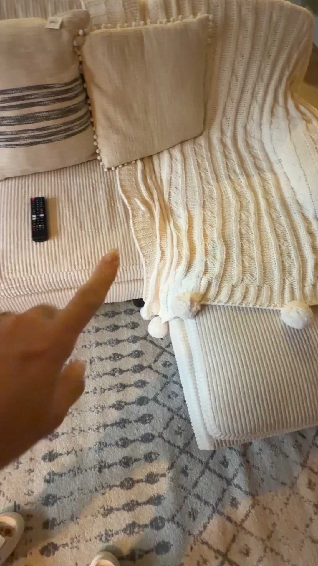 My new family room couch with 2 chaises!



#LTKdayinmylife #LTKHome #LTKstorytime