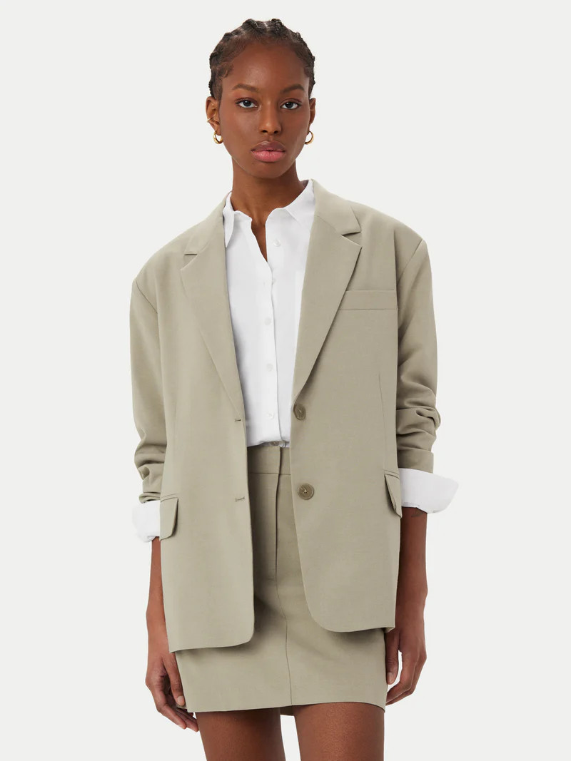 The Boxy Single Breasted Blazer in Light Khaki | Frank And Oak