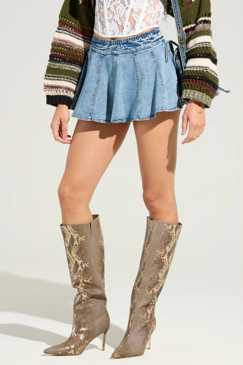 AKIRA Too Pretty For You Mini Skirt | Light Blue | Size XL | AKIRA