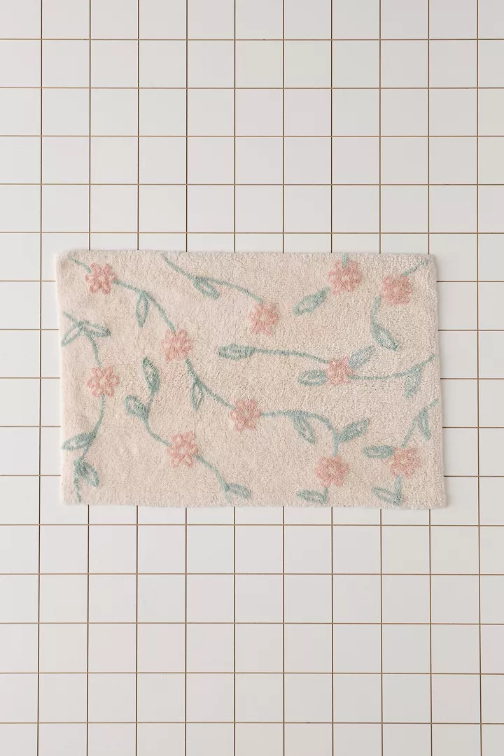 Falling Vines Floral Tufted Bath Mat | Urban Outfitters (US and RoW)